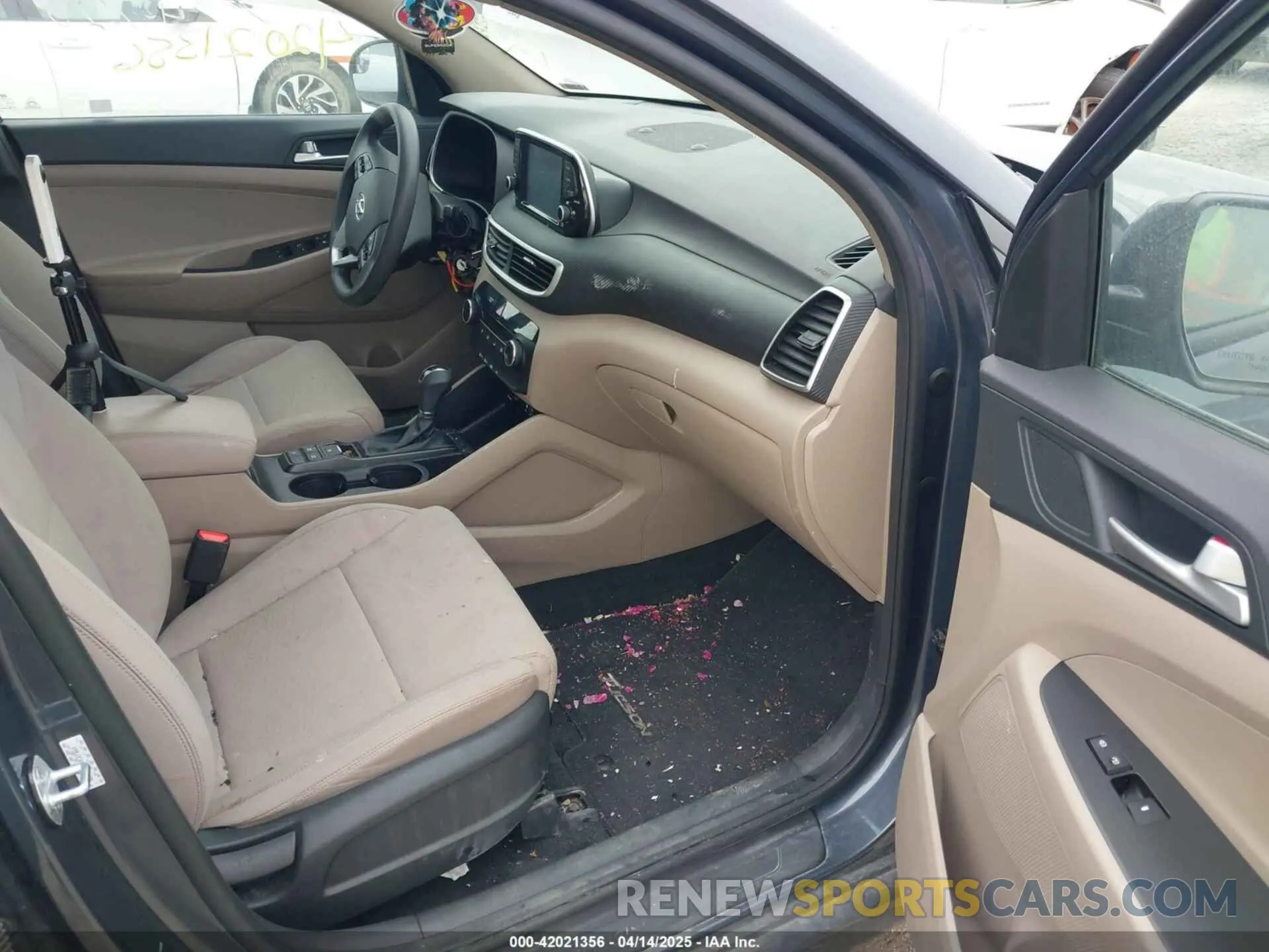5 Photograph of a damaged car KM8J2CA47KU993439 HYUNDAI TUCSON 2019