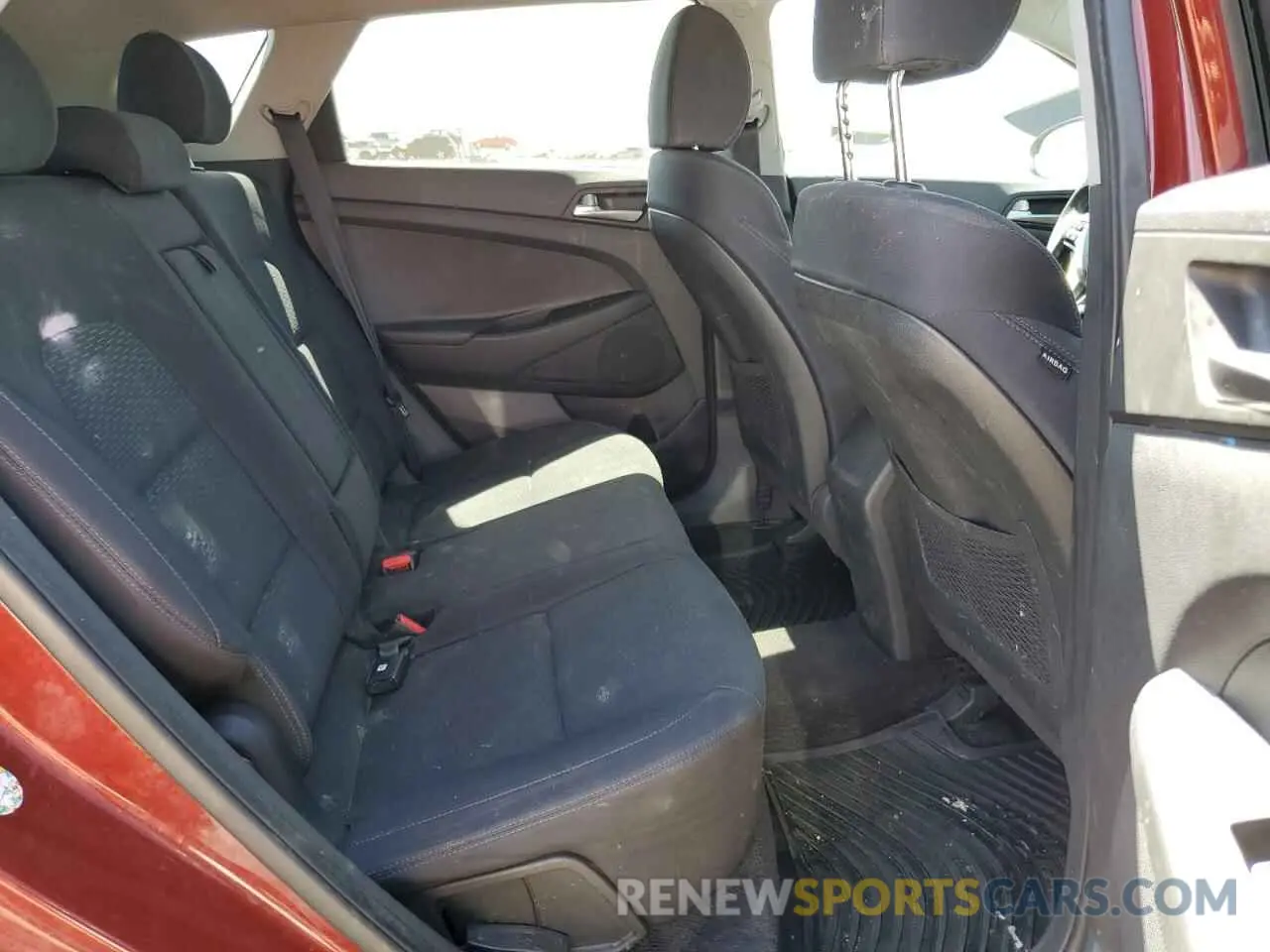 11 Photograph of a damaged car KM8J2CA49KU871827 HYUNDAI TUCSON 2019