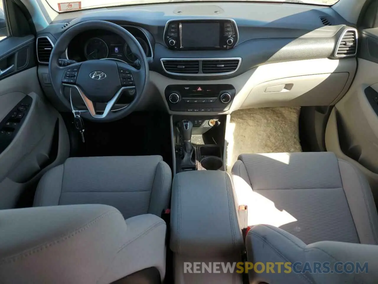 8 Photograph of a damaged car KM8J2CA49KU887266 HYUNDAI TUCSON 2019