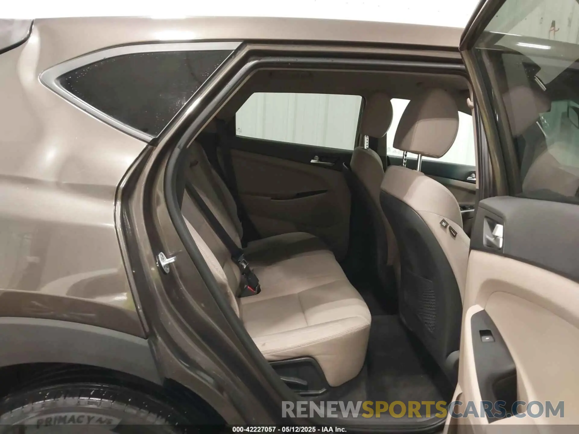 8 Photograph of a damaged car KM8J2CA4XKU065107 HYUNDAI TUCSON 2019