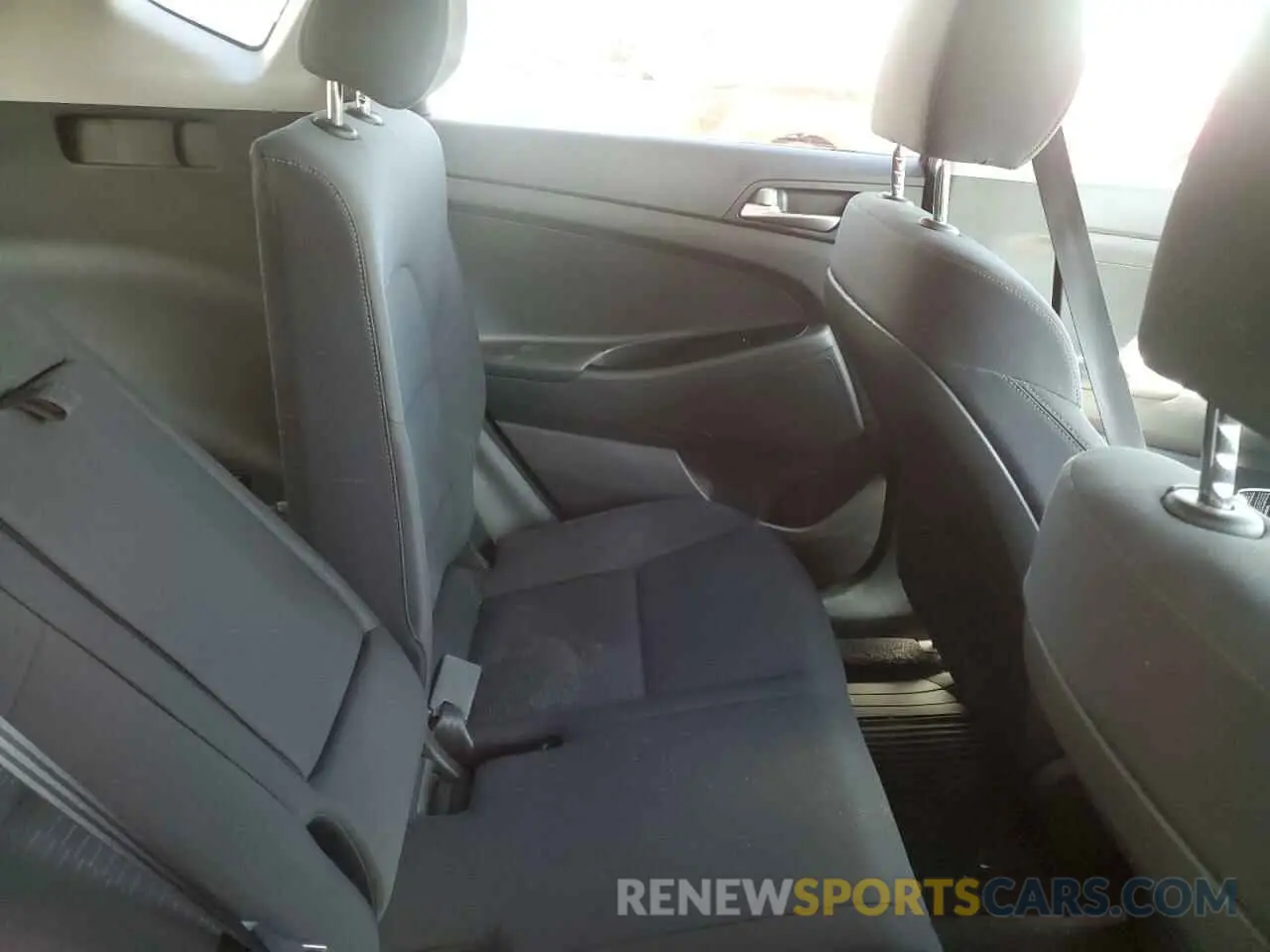 10 Photograph of a damaged car KM8J2CA4XKU839825 HYUNDAI TUCSON 2019