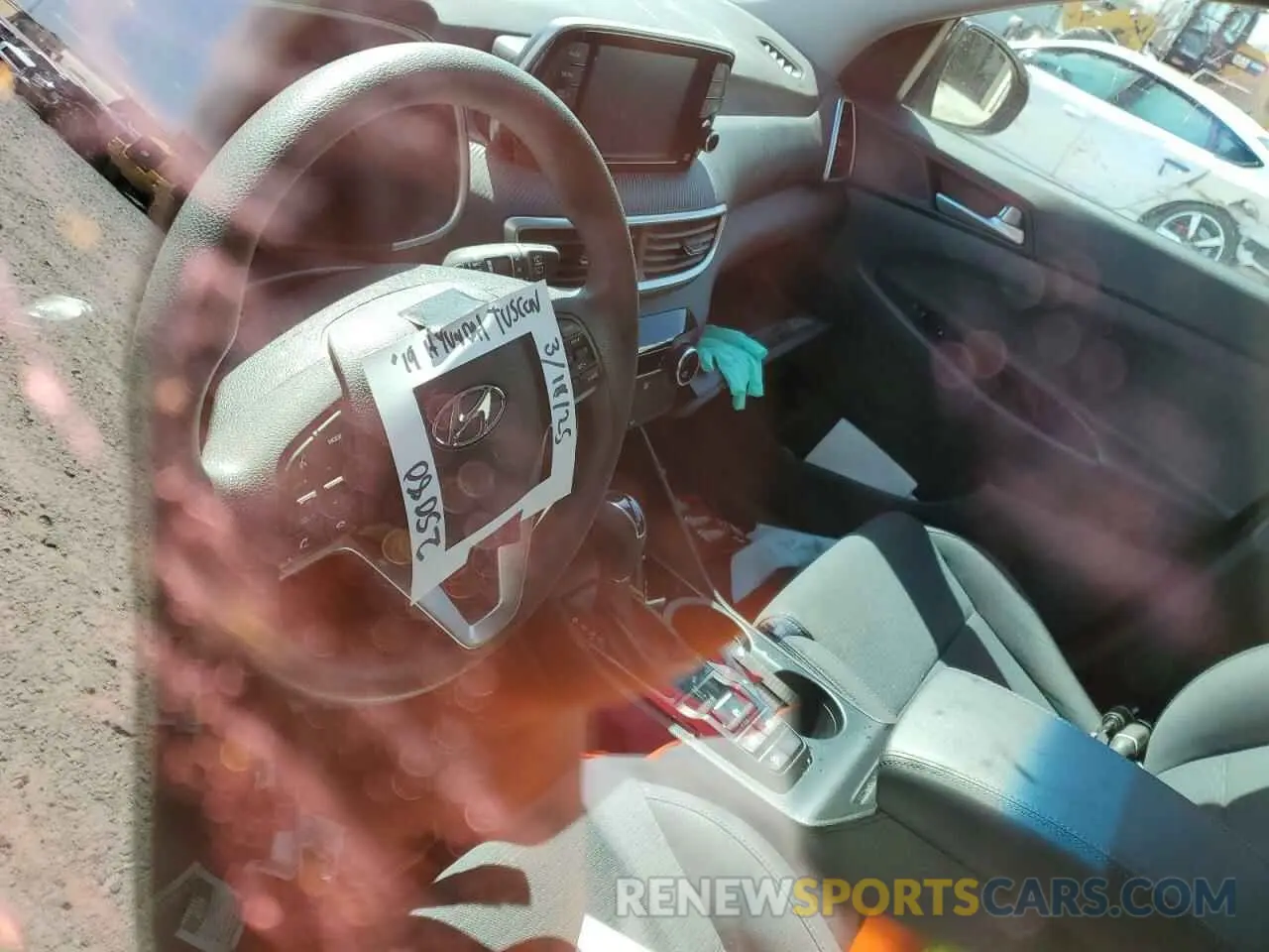 8 Photograph of a damaged car KM8J2CA4XKU839825 HYUNDAI TUCSON 2019