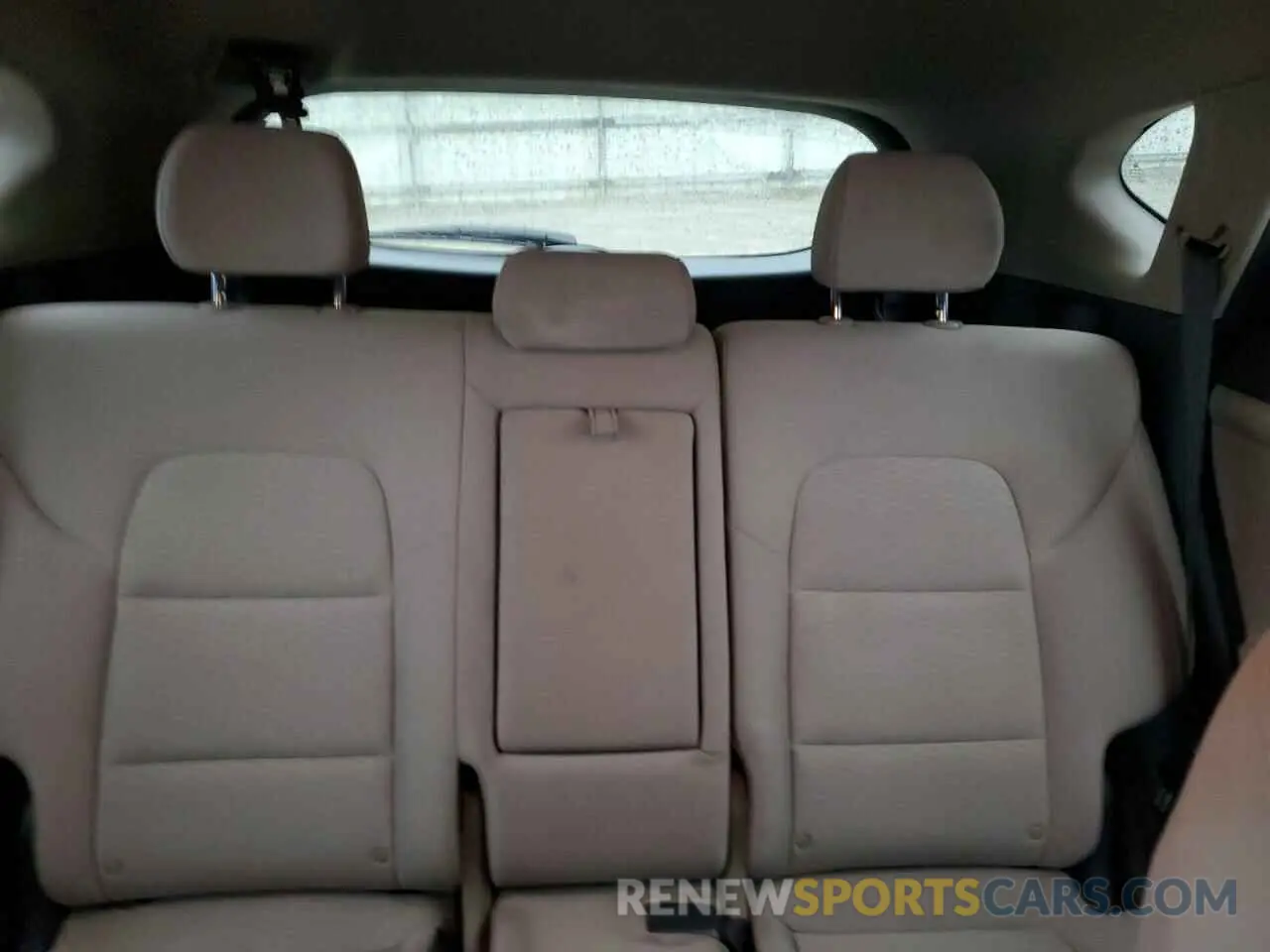 10 Photograph of a damaged car KM8J2CA4XKU869150 HYUNDAI TUCSON 2019