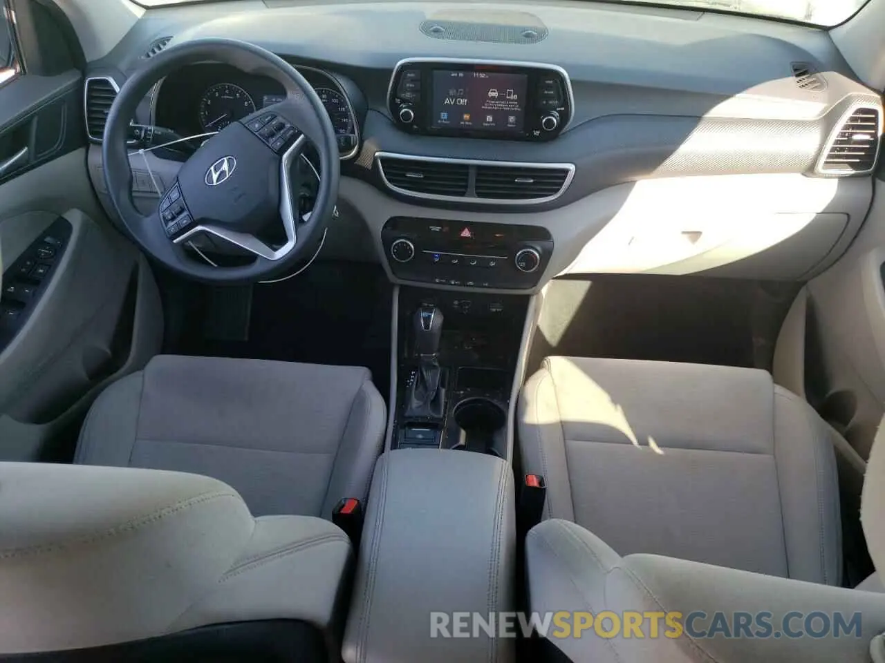 8 Фотография поврежденного автомобиля KM8J2CA4XKU880486 HYUNDAI TUCSON 2019
