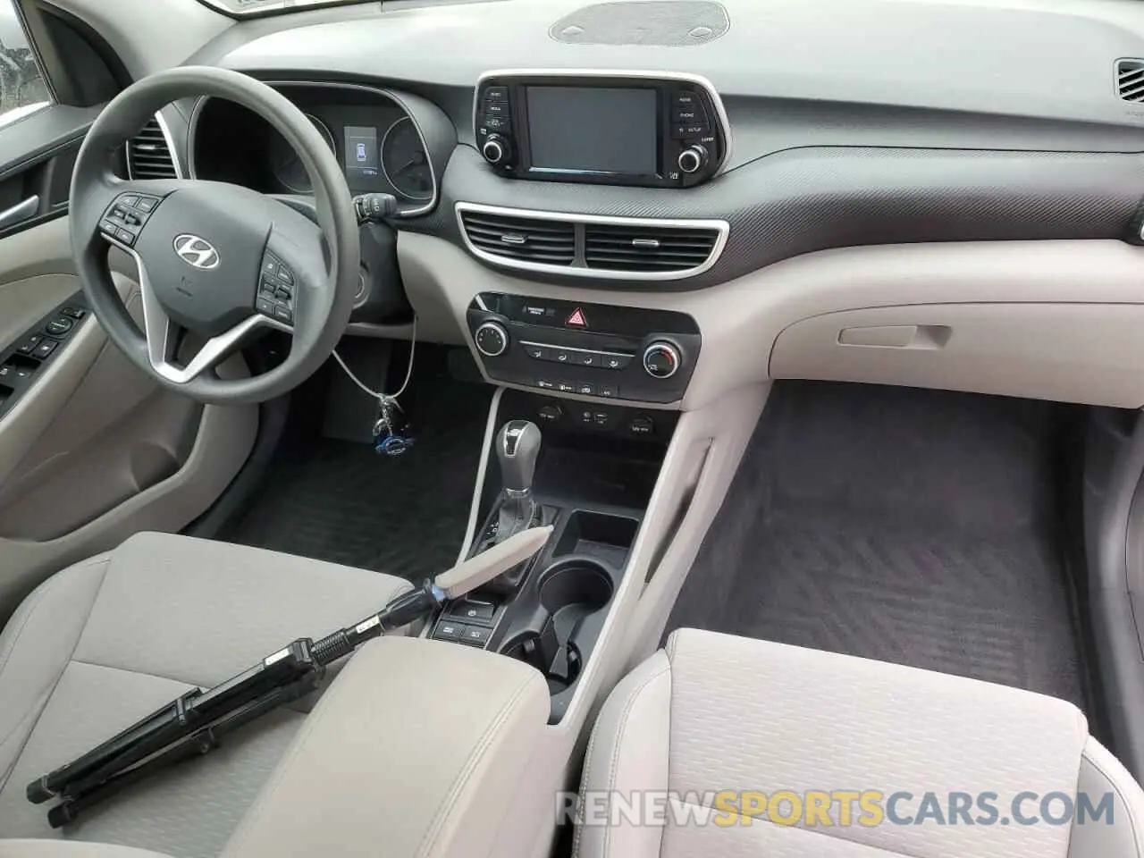 8 Photograph of a damaged car KM8J2CA4XKU953484 HYUNDAI TUCSON 2019