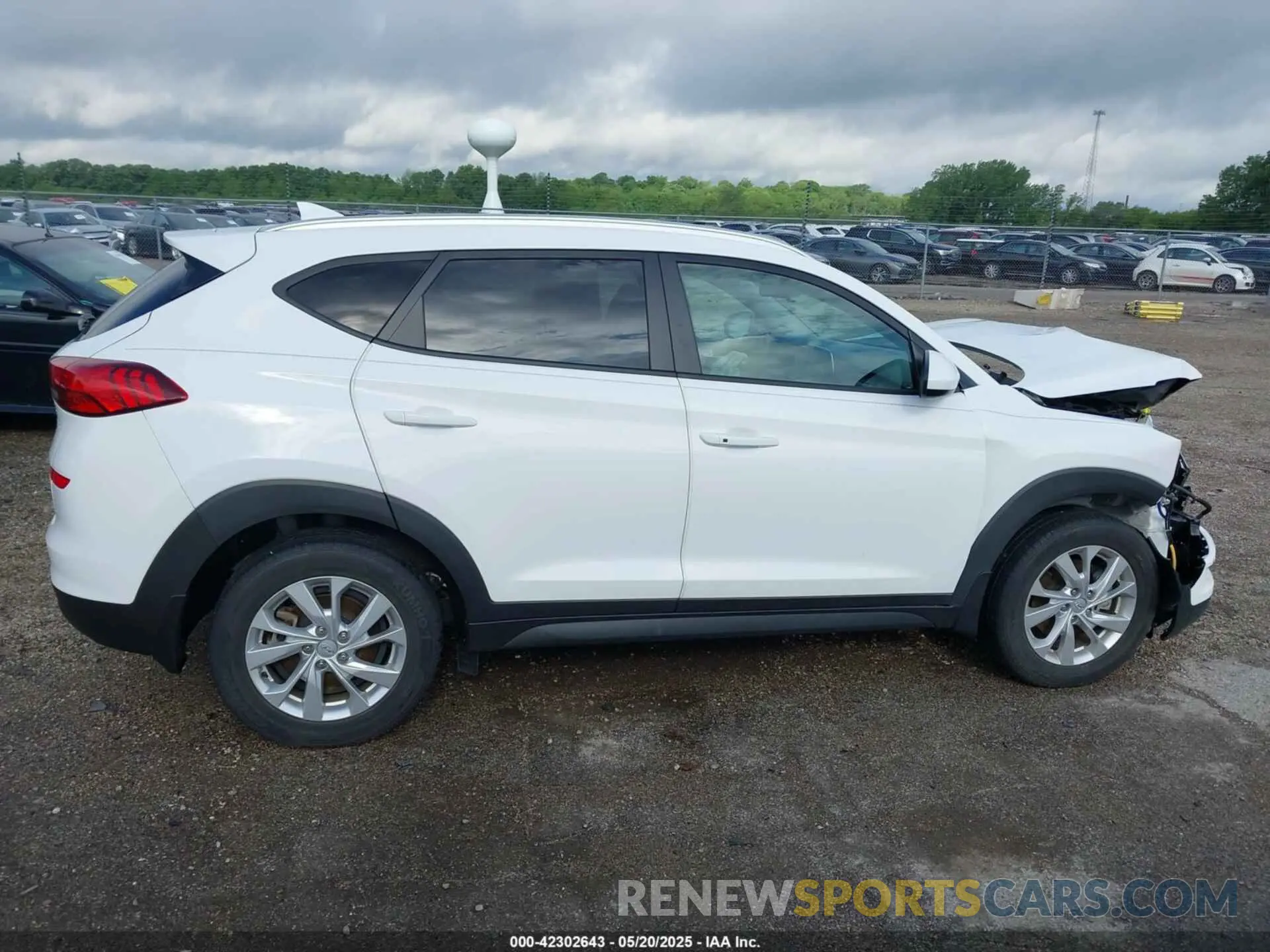 13 Фотография поврежденного автомобиля KM8J33A41KU013023 HYUNDAI TUCSON 2019