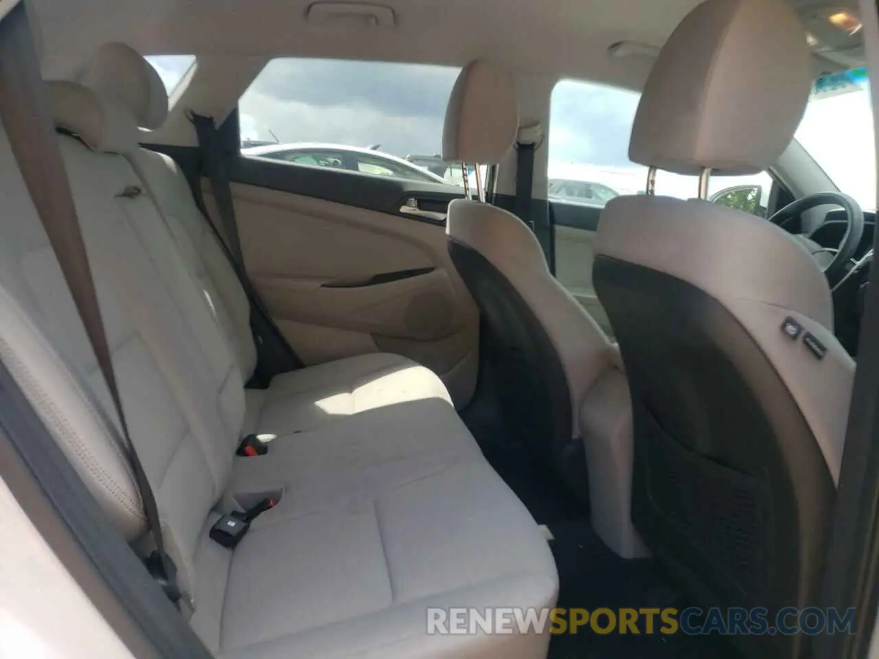11 Photograph of a damaged car KM8J33A41KU991490 HYUNDAI TUCSON 2019