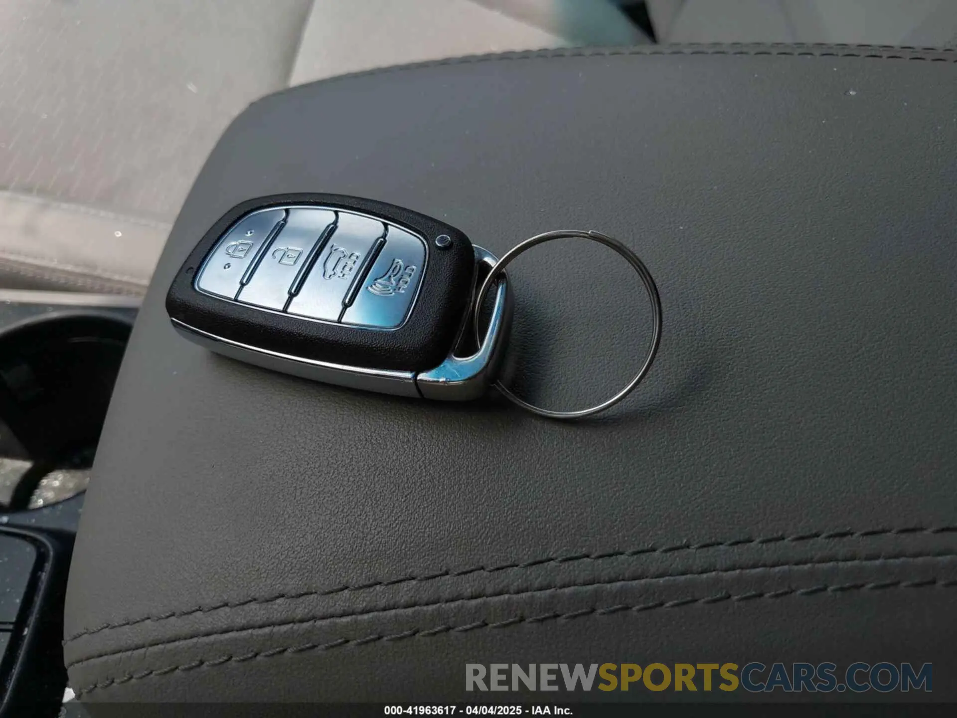 11 Фотография поврежденного автомобиля KM8J33A43KU962816 HYUNDAI TUCSON 2019