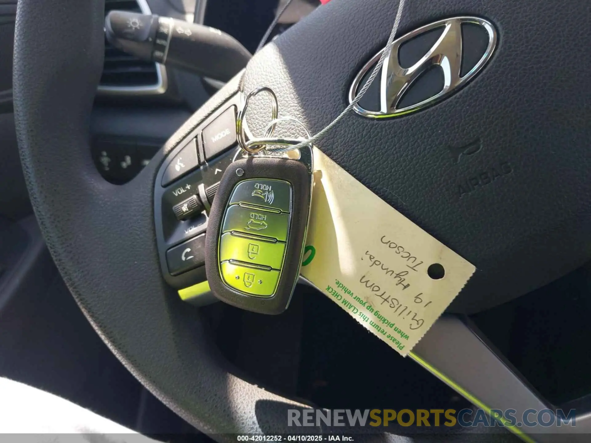 11 Фотография поврежденного автомобиля KM8J33A44KU843172 HYUNDAI TUCSON 2019