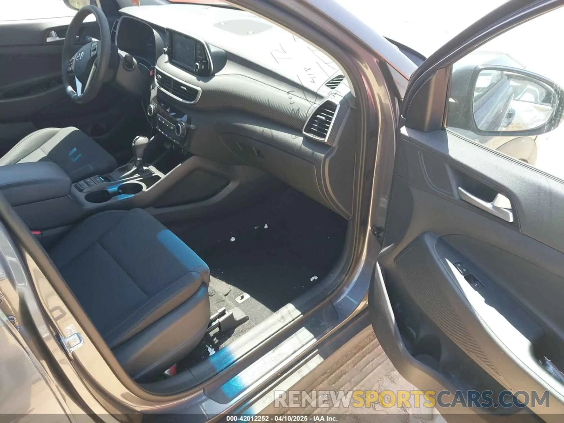 5 Фотография поврежденного автомобиля KM8J33A44KU843172 HYUNDAI TUCSON 2019