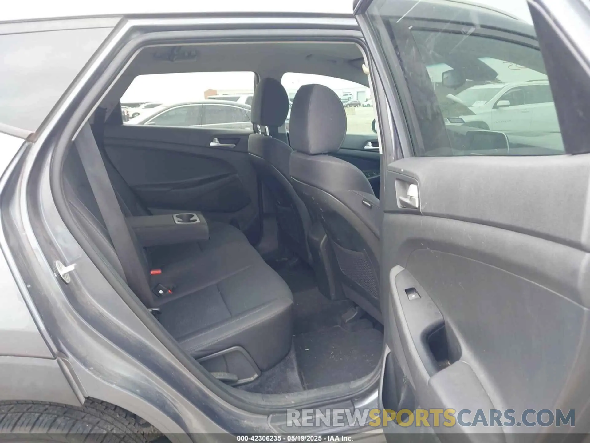 8 Photograph of a damaged car KM8J33A44KU978359 HYUNDAI TUCSON 2019