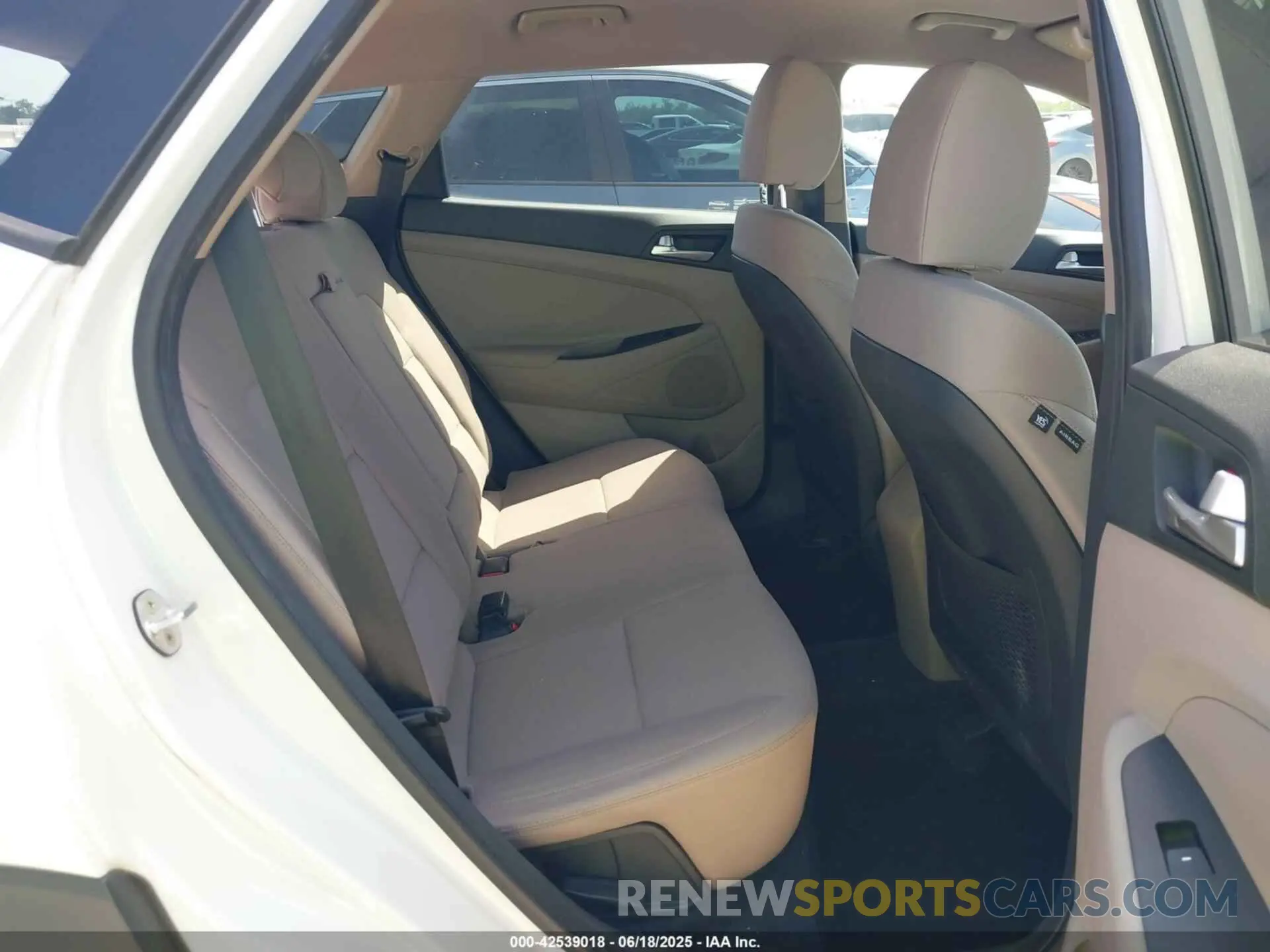 8 Photograph of a damaged car KM8J33A49KU940769 HYUNDAI TUCSON 2019
