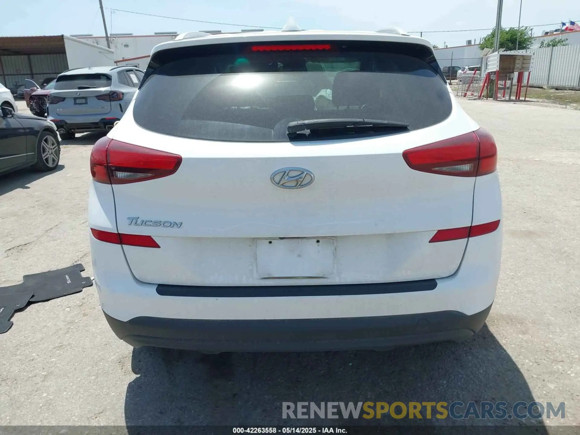 15 Photograph of a damaged car KM8J33A49KU993200 HYUNDAI TUCSON 2019