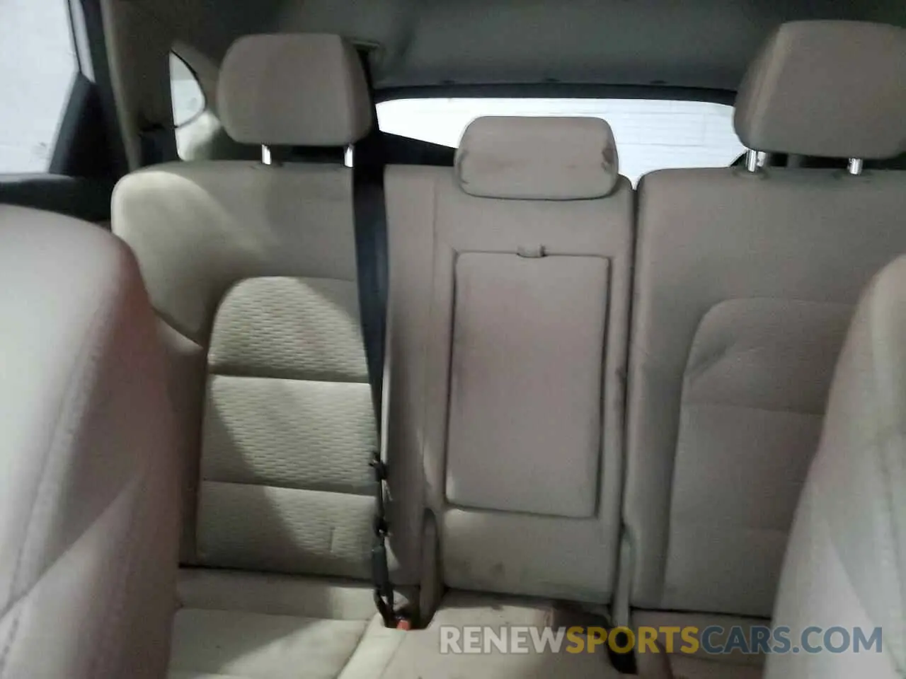 10 Photograph of a damaged car KM8J33AL2KU866781 HYUNDAI TUCSON 2019
