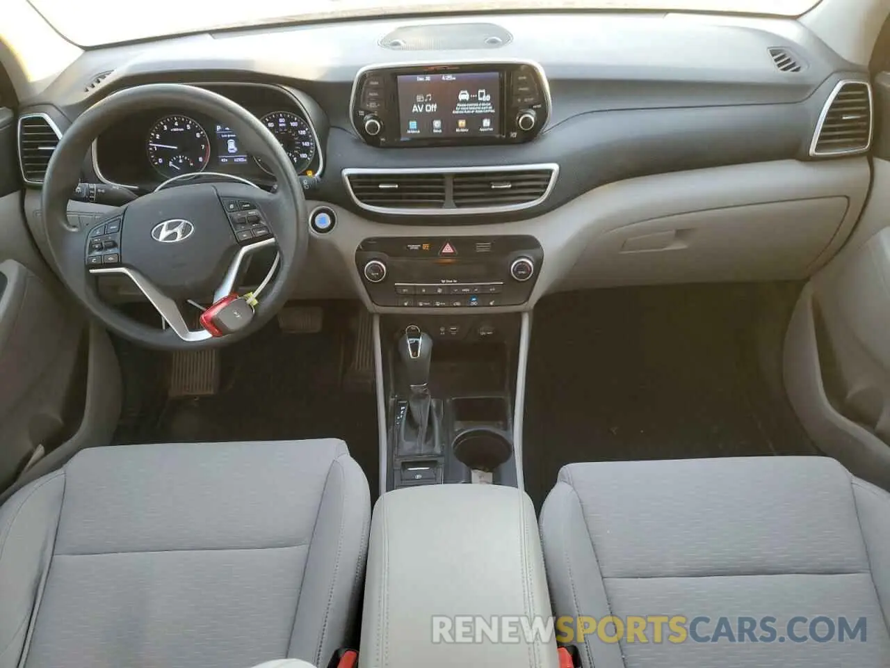 8 Photograph of a damaged car KM8J33AL3KU876123 HYUNDAI TUCSON 2019