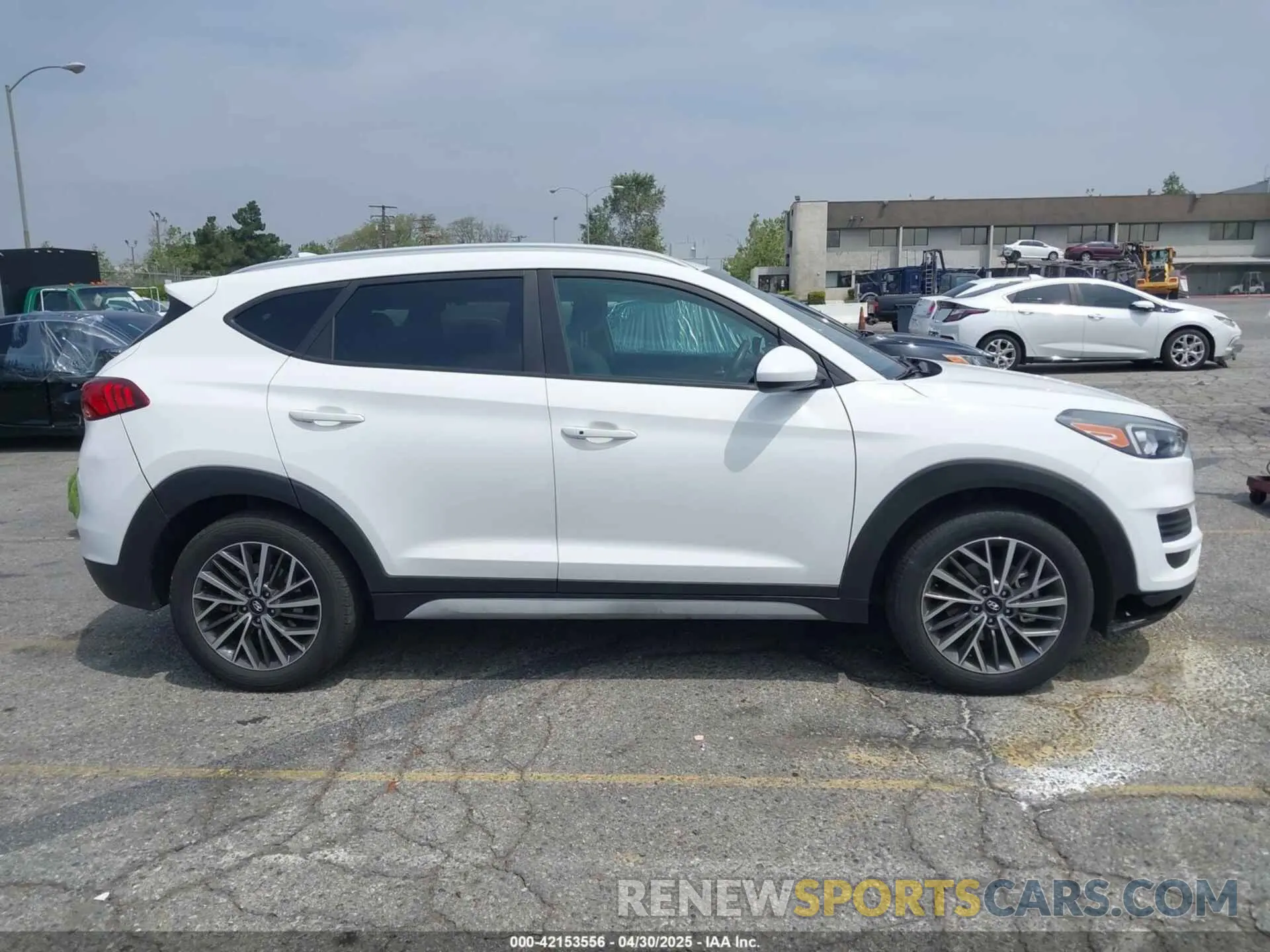13 Фотография поврежденного автомобиля KM8J33AL5KU021603 HYUNDAI TUCSON 2019