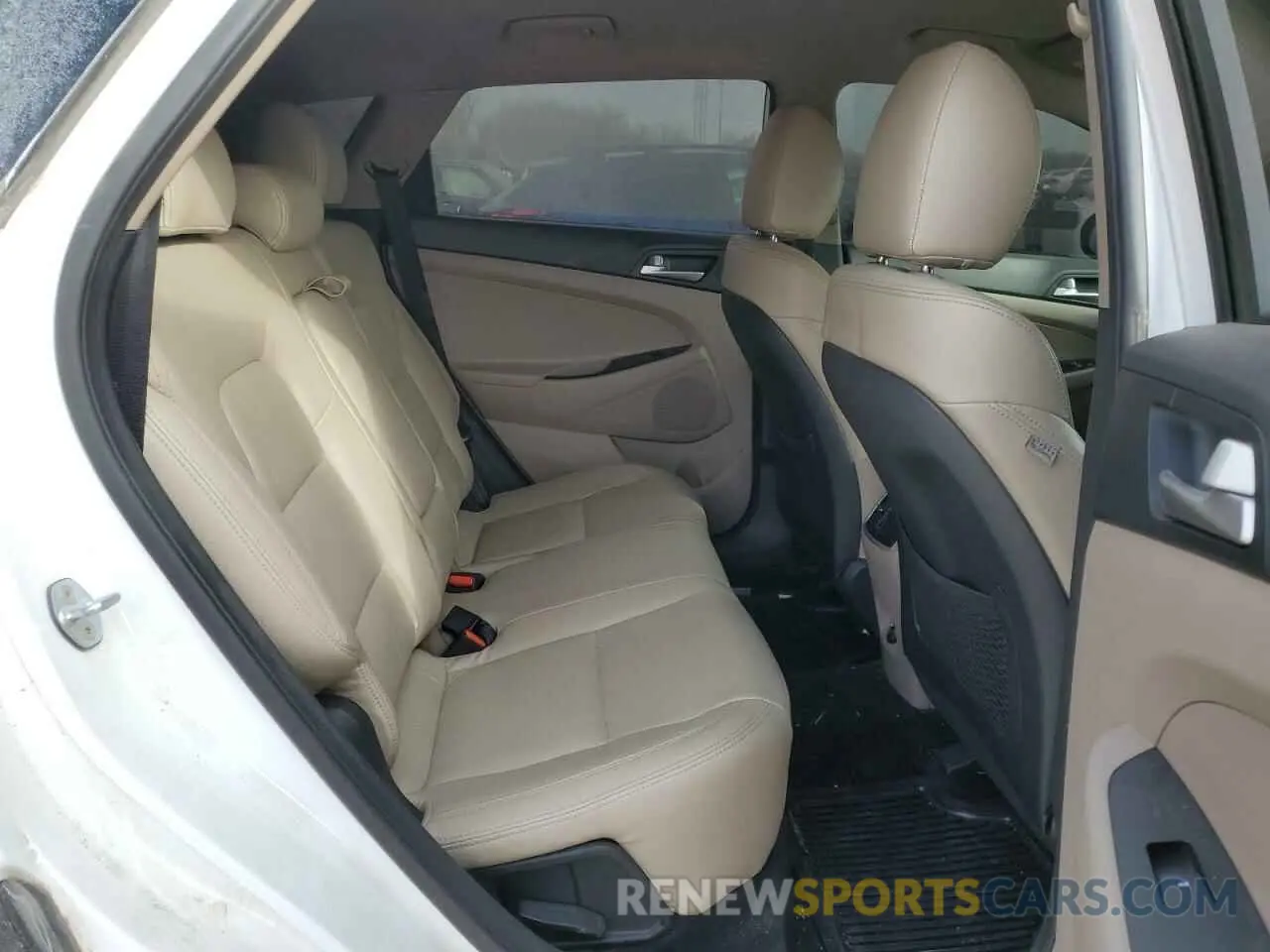 11 Photograph of a damaged car KM8J33AL6KU045439 HYUNDAI TUCSON 2019