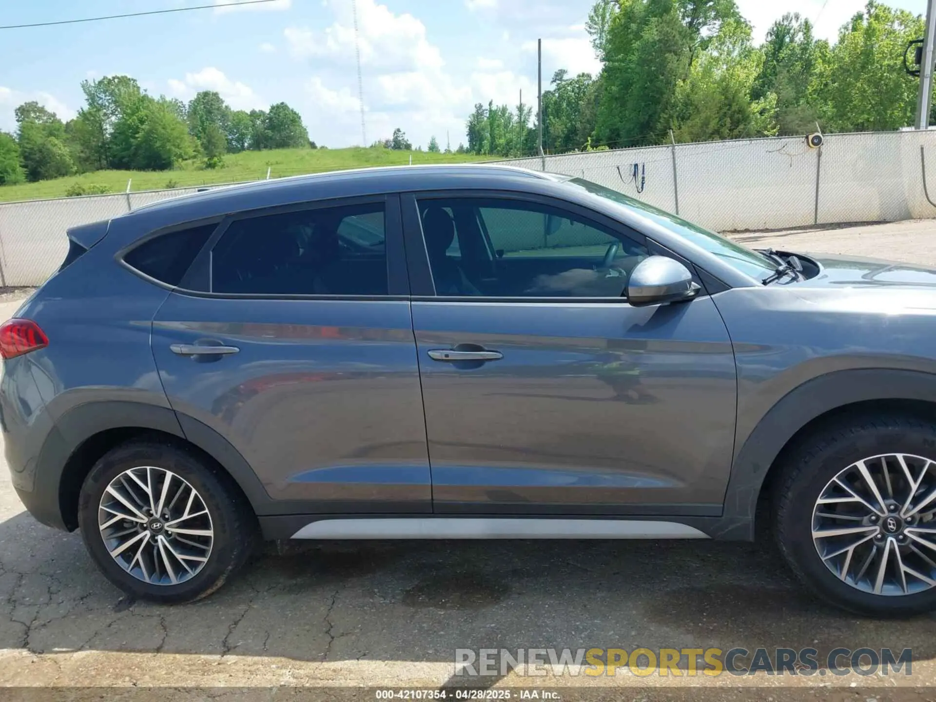 14 Photograph of a damaged car KM8J33AL9KU014718 HYUNDAI TUCSON 2019
