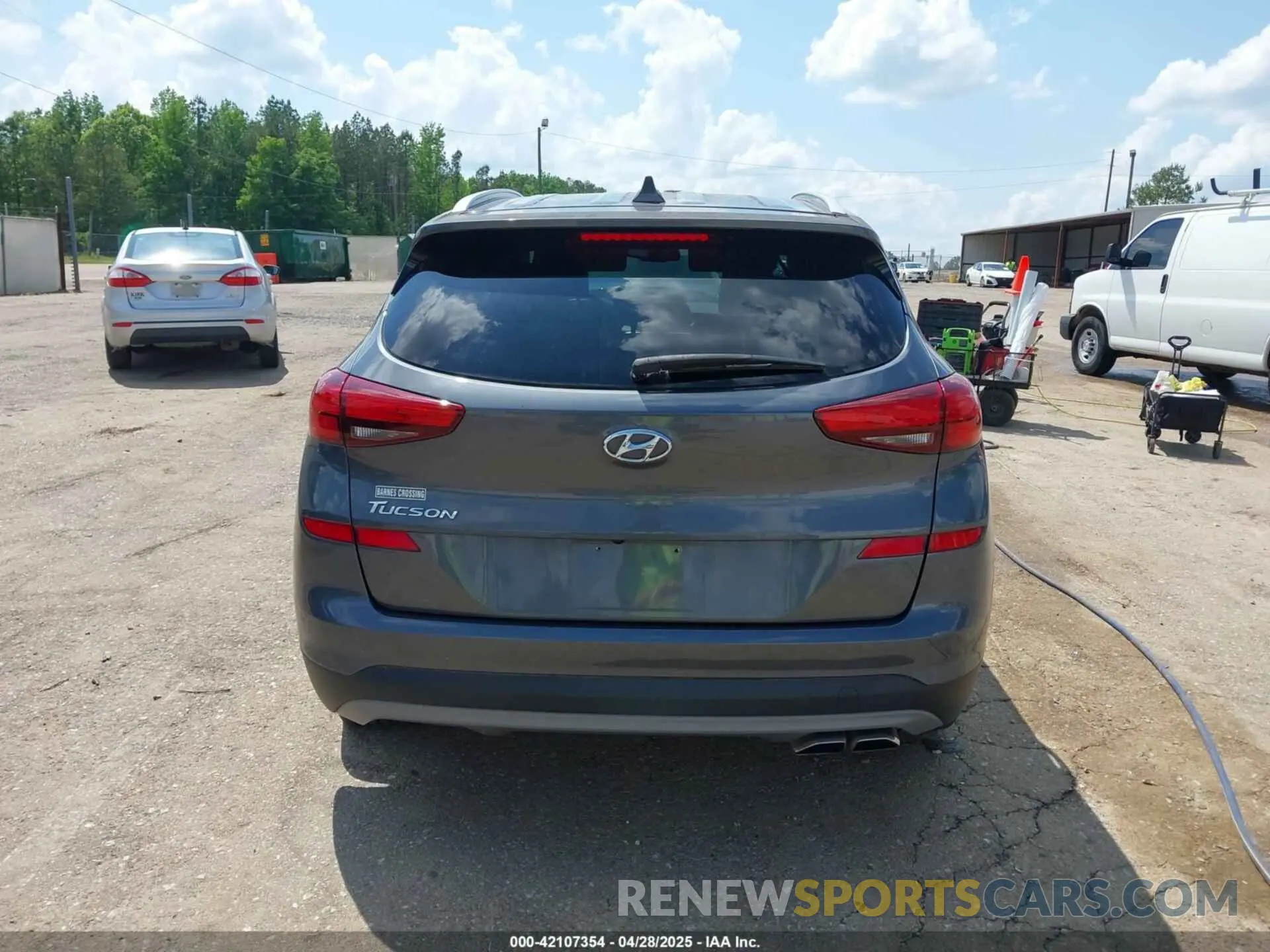 17 Photograph of a damaged car KM8J33AL9KU014718 HYUNDAI TUCSON 2019