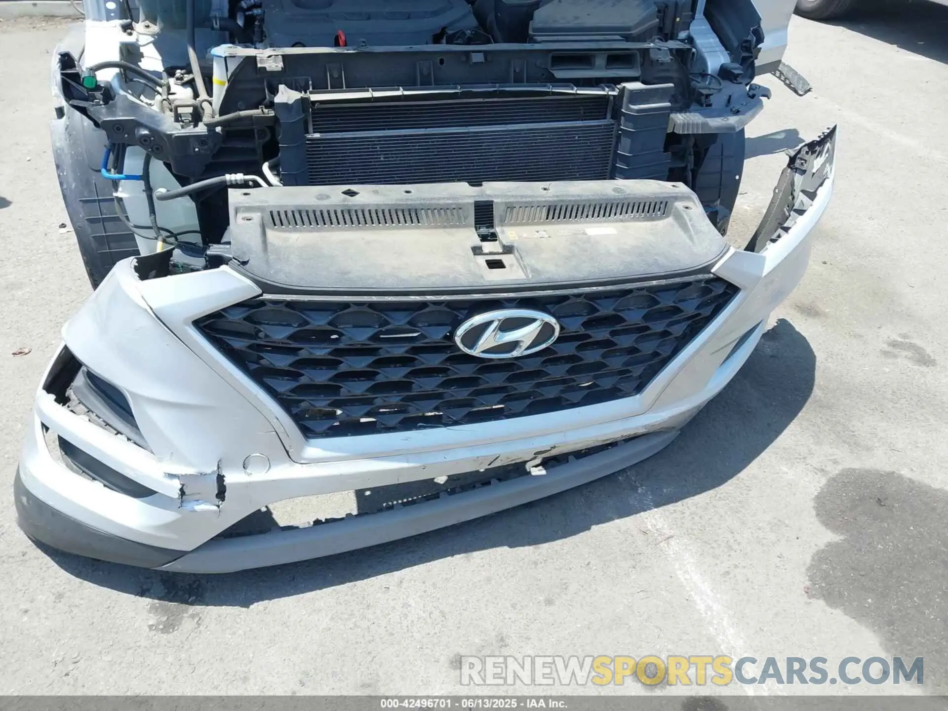 18 Photograph of a damaged car KM8J33AL9KU885912 HYUNDAI TUCSON 2019