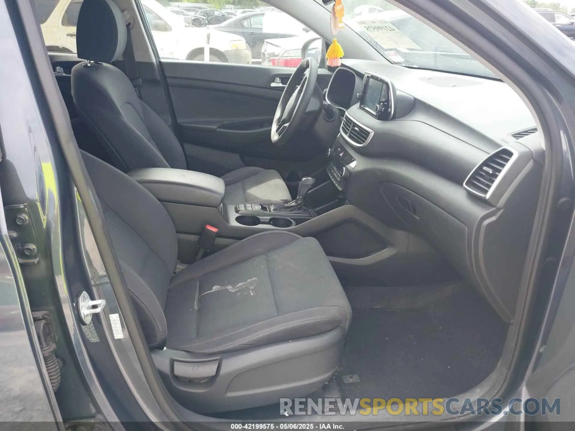 5 Фотография поврежденного автомобиля KM8J33AL9KU949771 HYUNDAI TUCSON 2019
