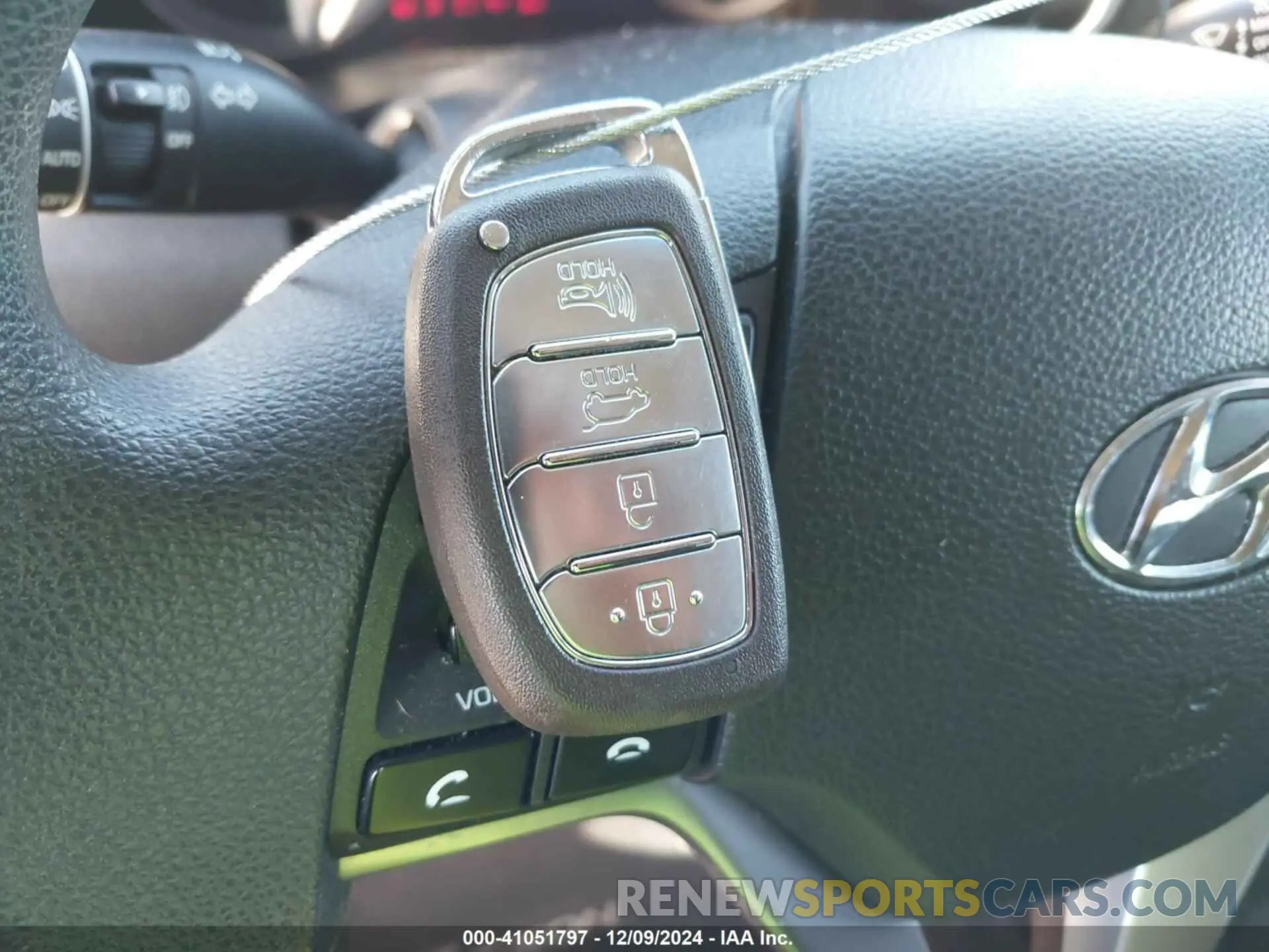 11 Фотография поврежденного автомобиля KM8J33AL9KU981359 HYUNDAI TUCSON 2019