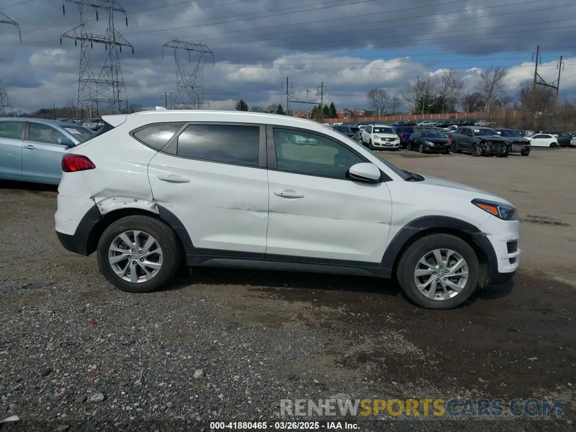 17 Photograph of a damaged car KM8J3CA42KU013032 HYUNDAI TUCSON 2019