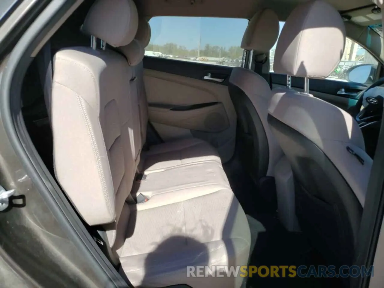 10 Photograph of a damaged car KM8J3CA46KU998855 HYUNDAI TUCSON 2019
