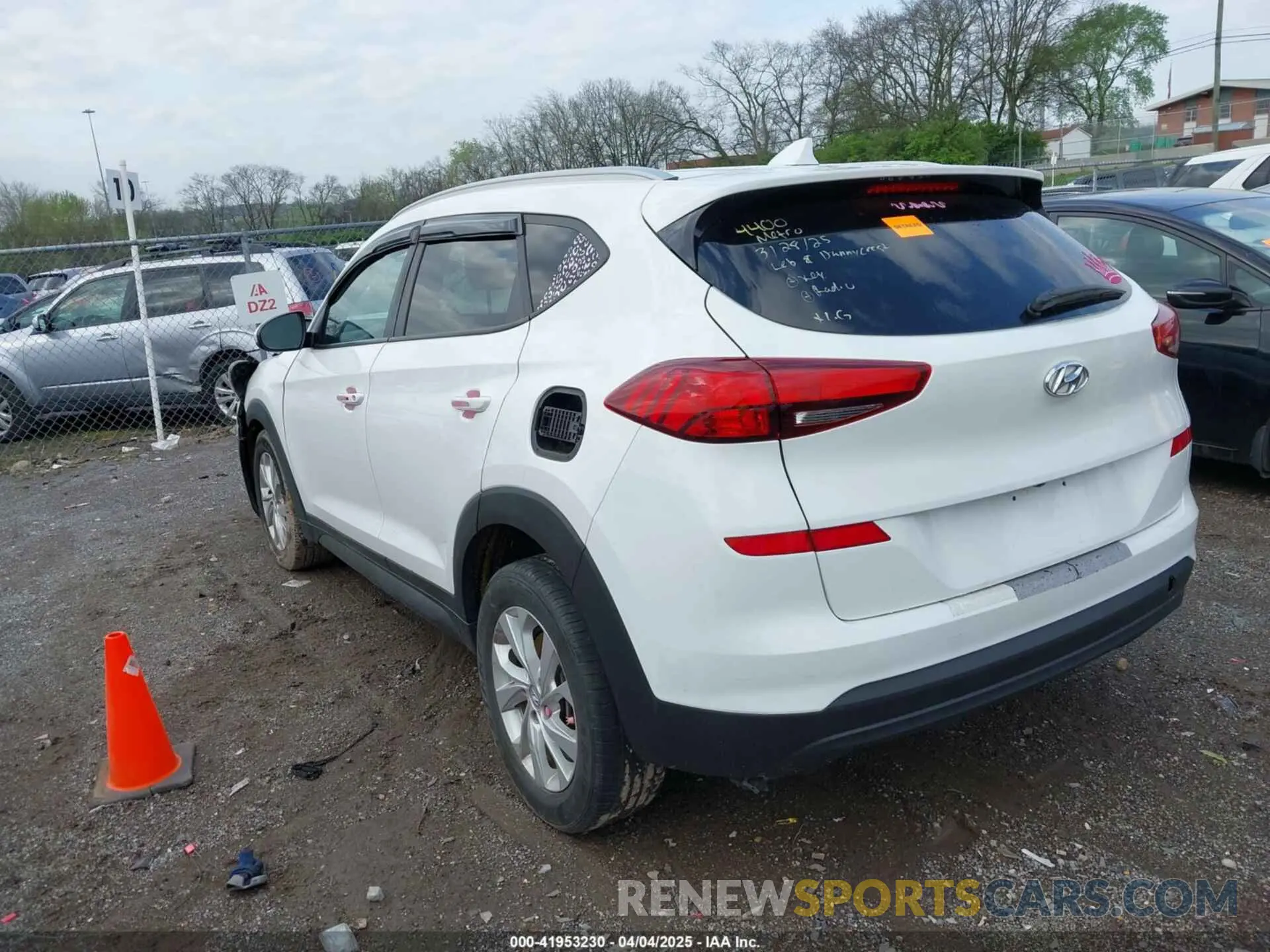 3 Фотография поврежденного автомобиля KM8J3CA49KU954400 HYUNDAI TUCSON 2019