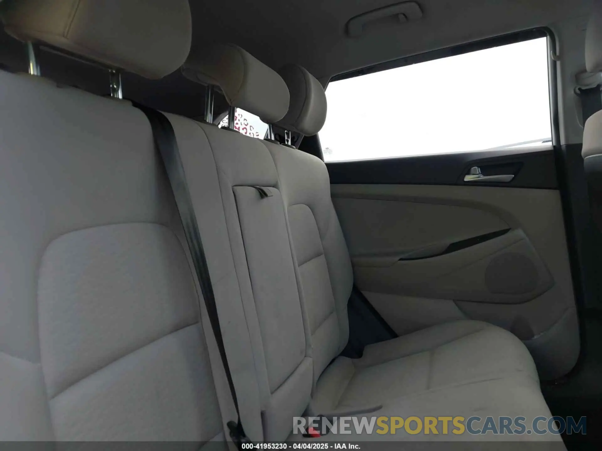 8 Фотография поврежденного автомобиля KM8J3CA49KU954400 HYUNDAI TUCSON 2019