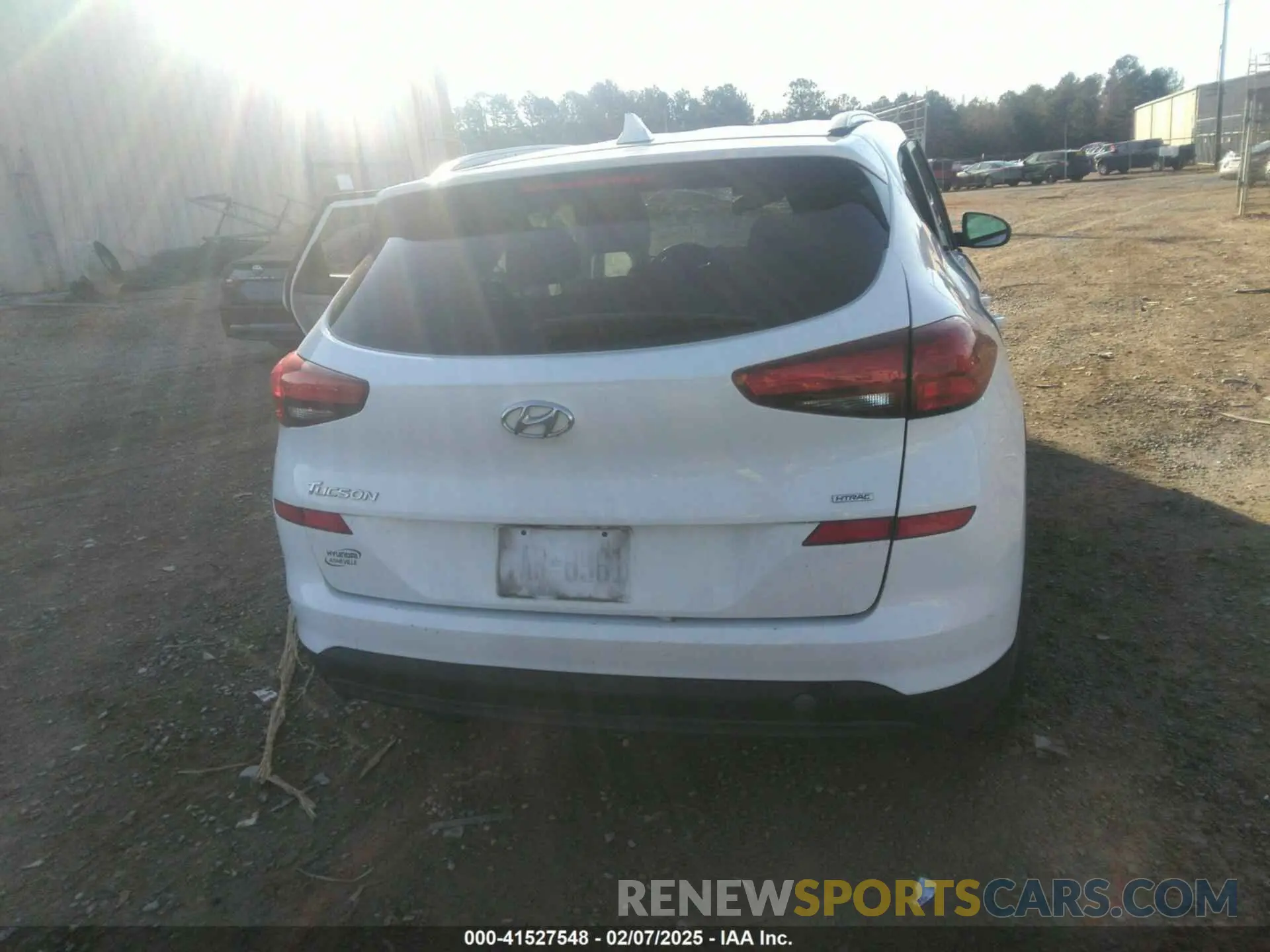 17 Photograph of a damaged car KM8J3CA4XKU894613 HYUNDAI TUCSON 2019