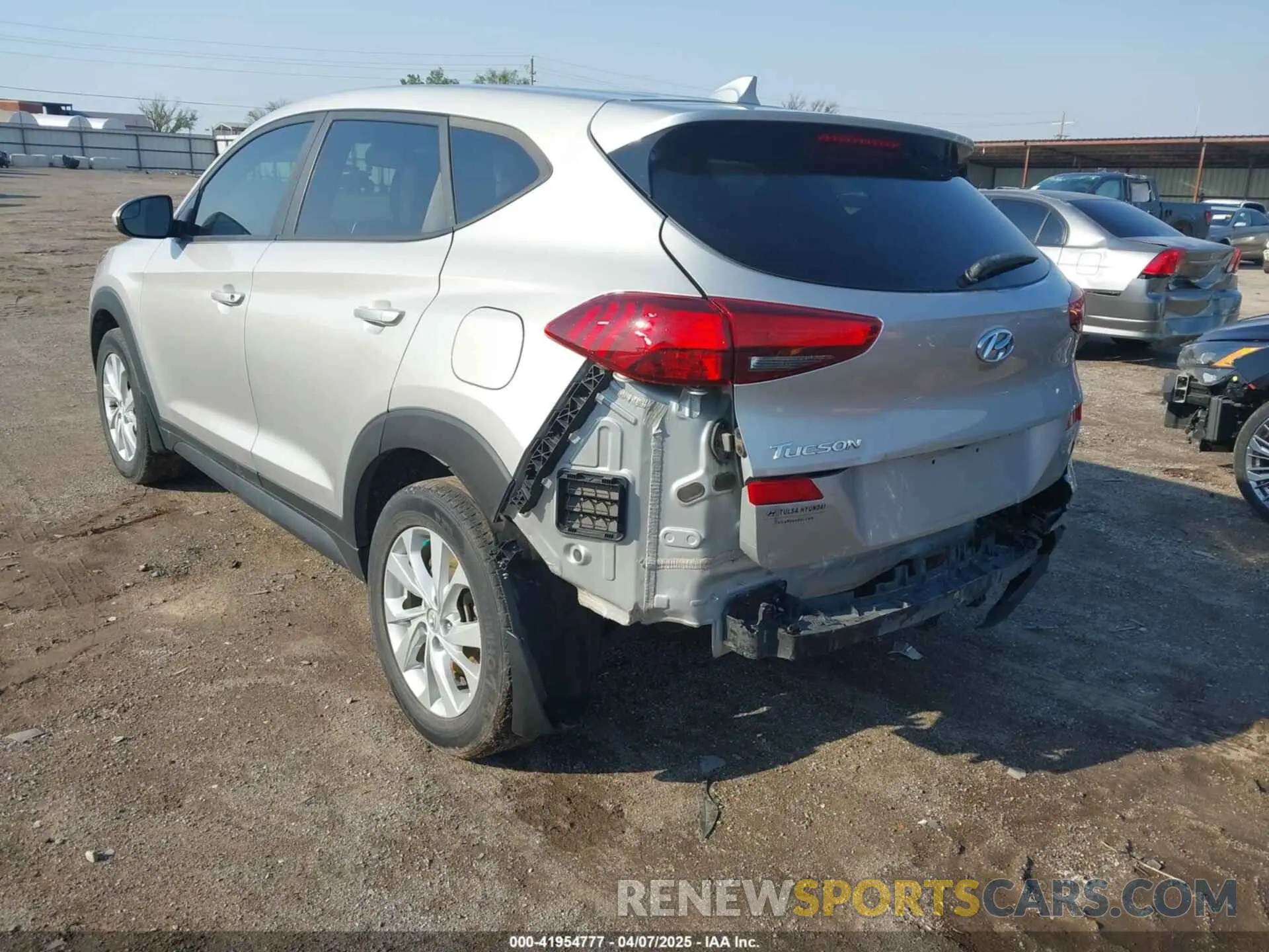 3 Фотография поврежденного автомобиля KM8J23A41LU140200 HYUNDAI TUCSON 2020