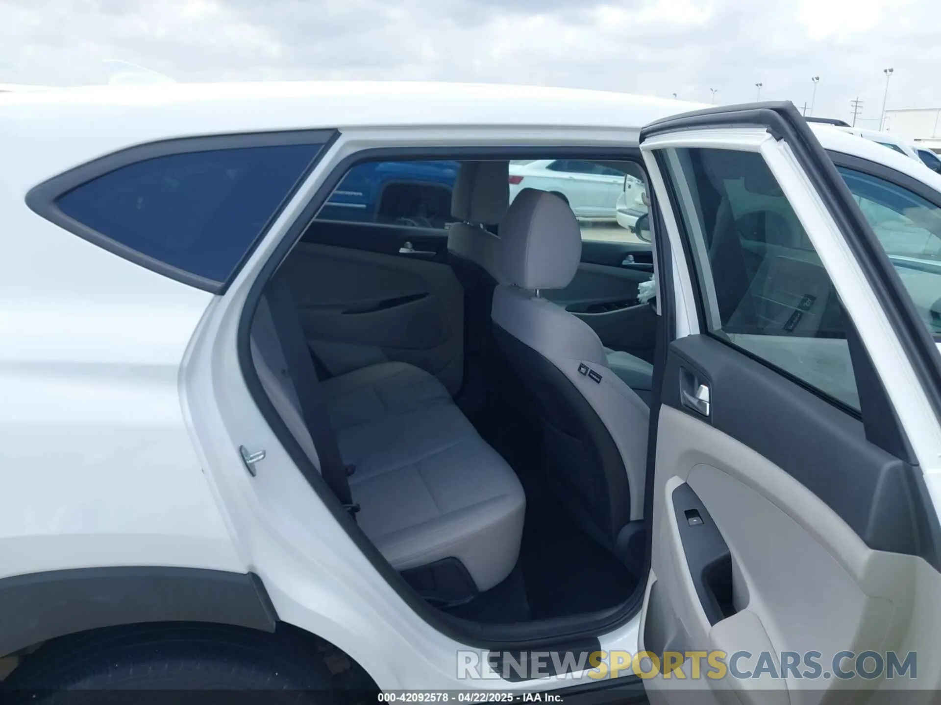 8 Фотография поврежденного автомобиля KM8J23A45LU102453 HYUNDAI TUCSON 2020