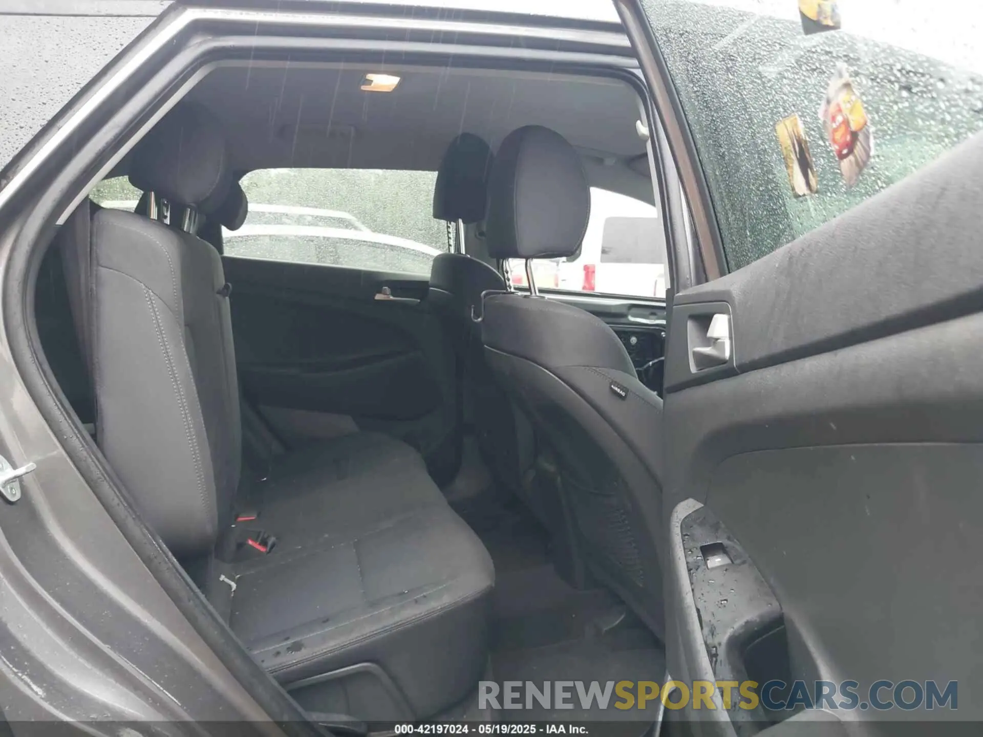 8 Фотография поврежденного автомобиля KM8J2CA45LU081250 HYUNDAI TUCSON 2020