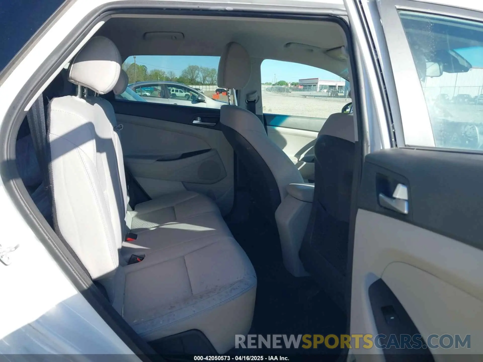 8 Photograph of a damaged car KM8J2CA47LU215613 HYUNDAI TUCSON 2020