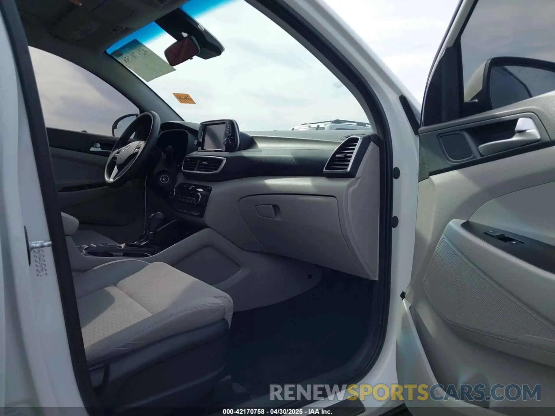 5 Photograph of a damaged car KM8J2CA4XLU159781 HYUNDAI TUCSON 2020