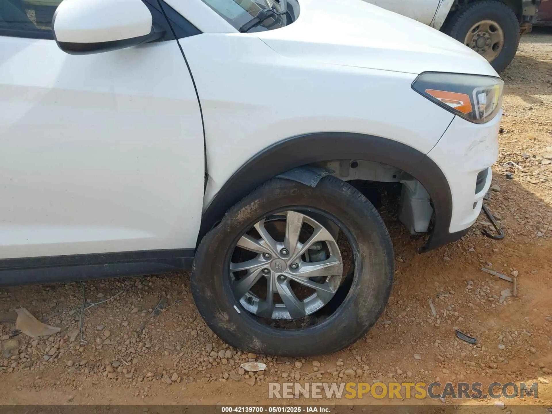 17 Photograph of a damaged car KM8J33A40LU224280 HYUNDAI TUCSON 2020