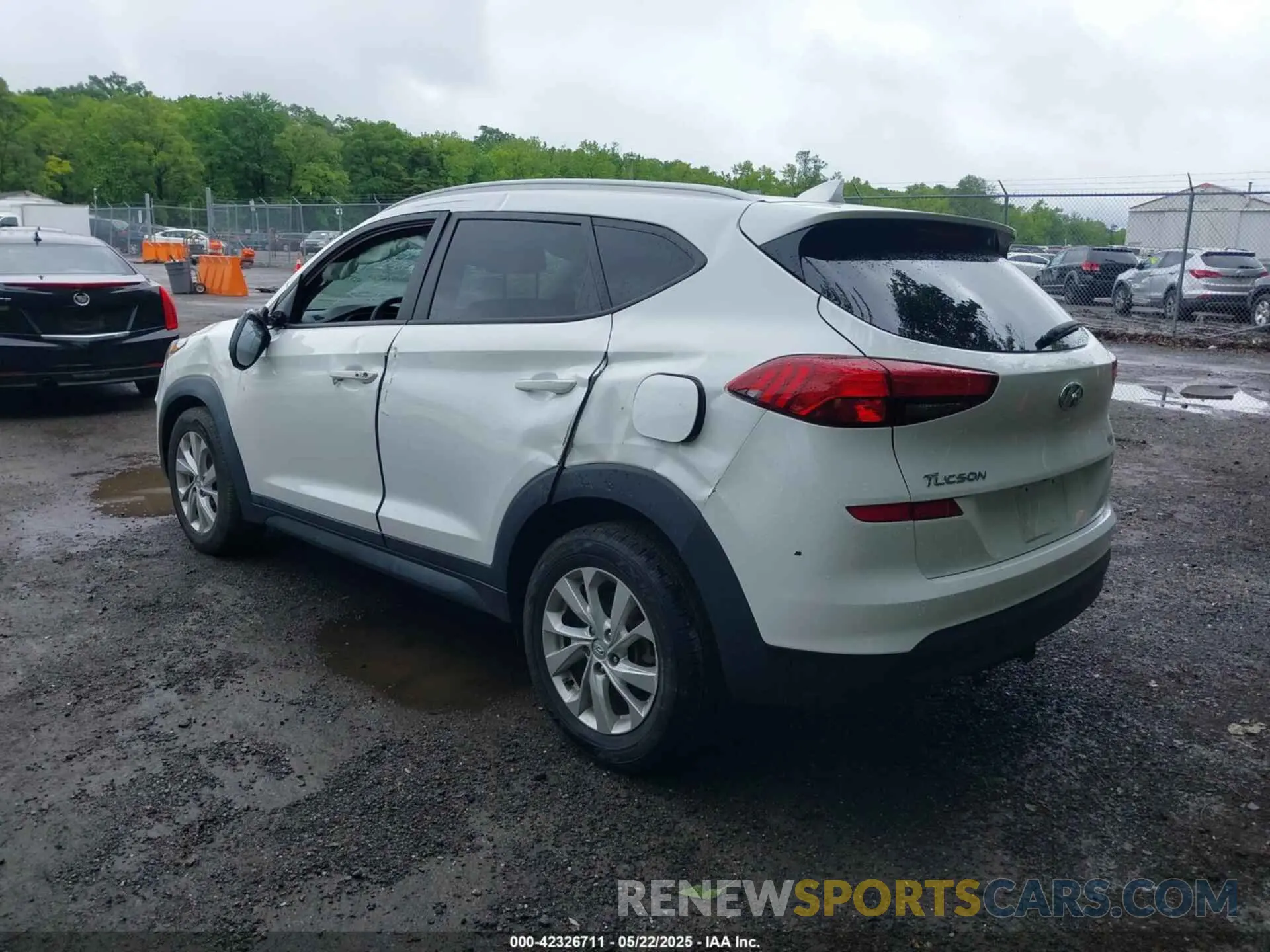 3 Фотография поврежденного автомобиля KM8J33A41LU161061 HYUNDAI TUCSON 2020