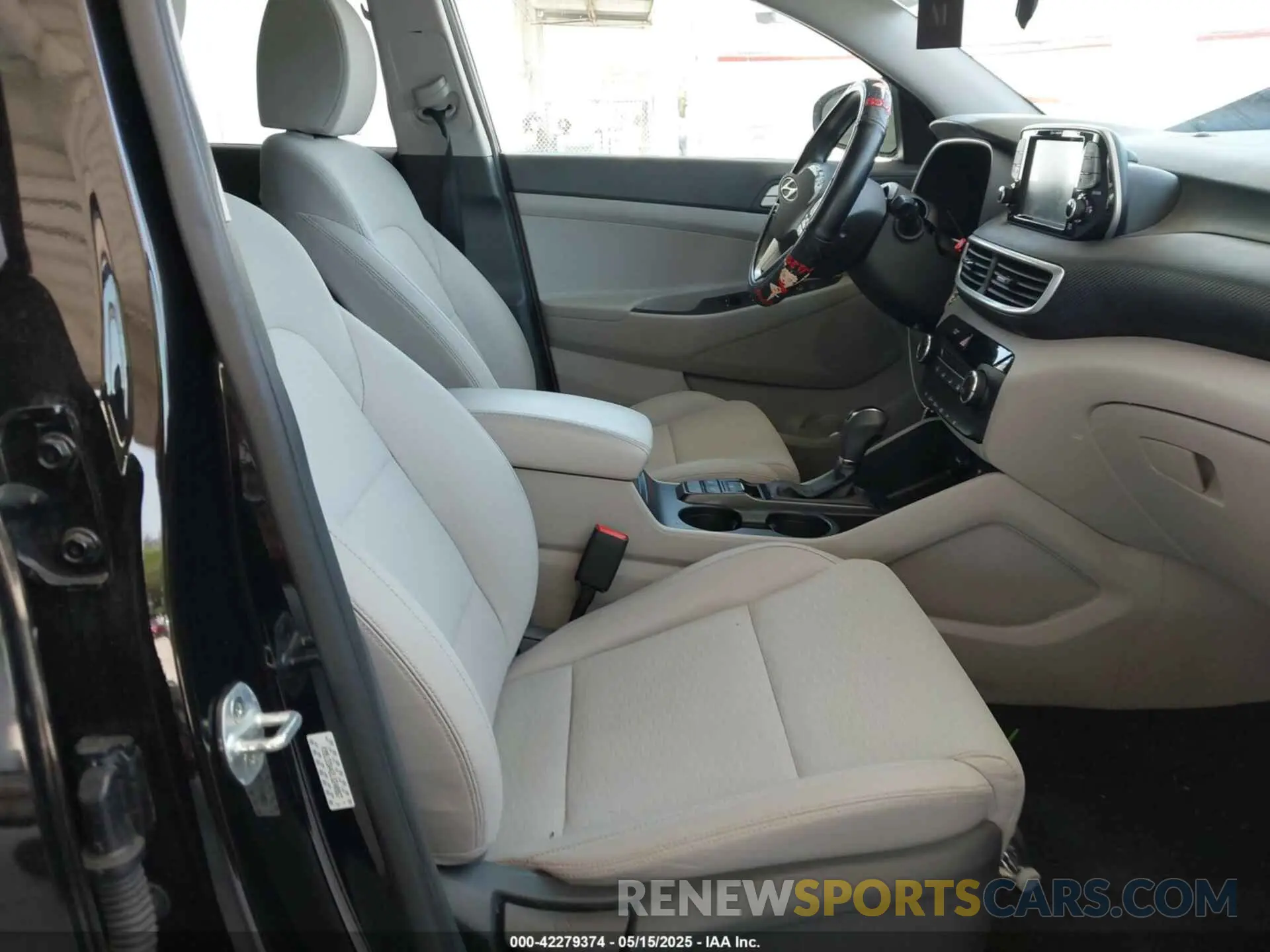 5 Photograph of a damaged car KM8J33A42LU240867 HYUNDAI TUCSON 2020