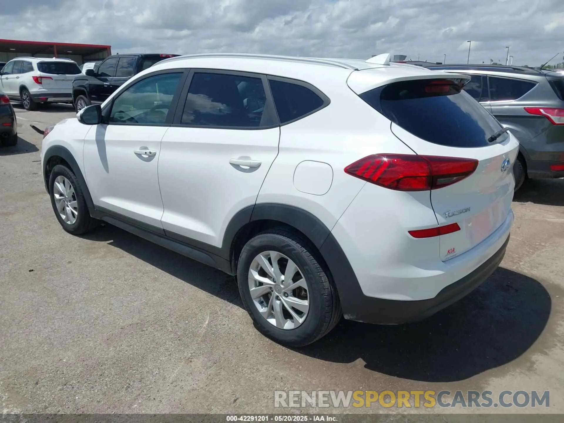 3 Фотография поврежденного автомобиля KM8J33A45LU114065 HYUNDAI TUCSON 2020