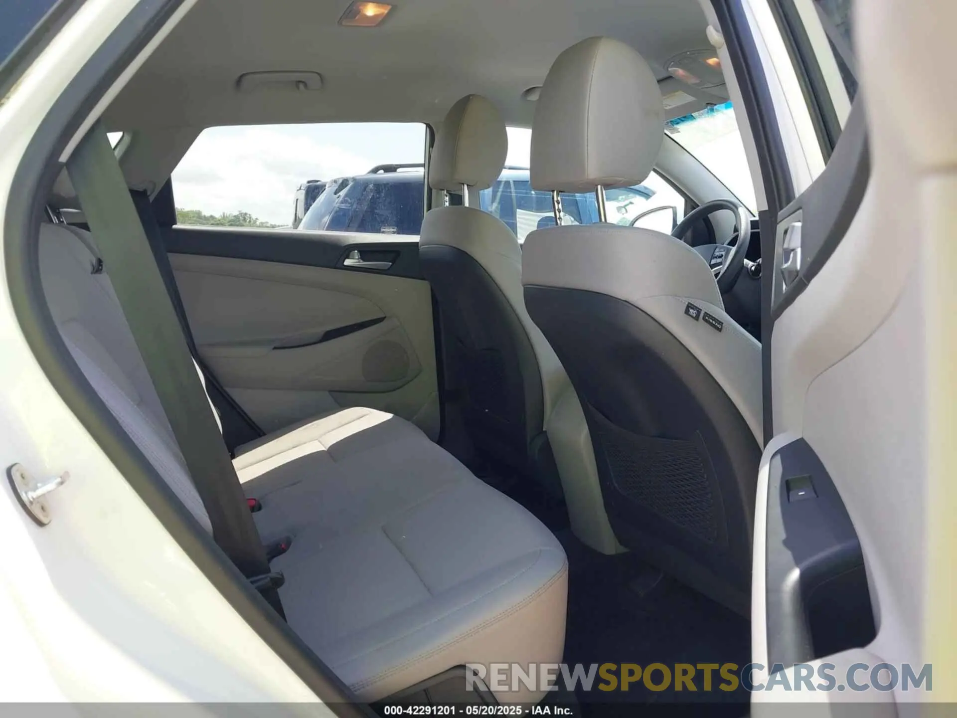 8 Фотография поврежденного автомобиля KM8J33A45LU114065 HYUNDAI TUCSON 2020