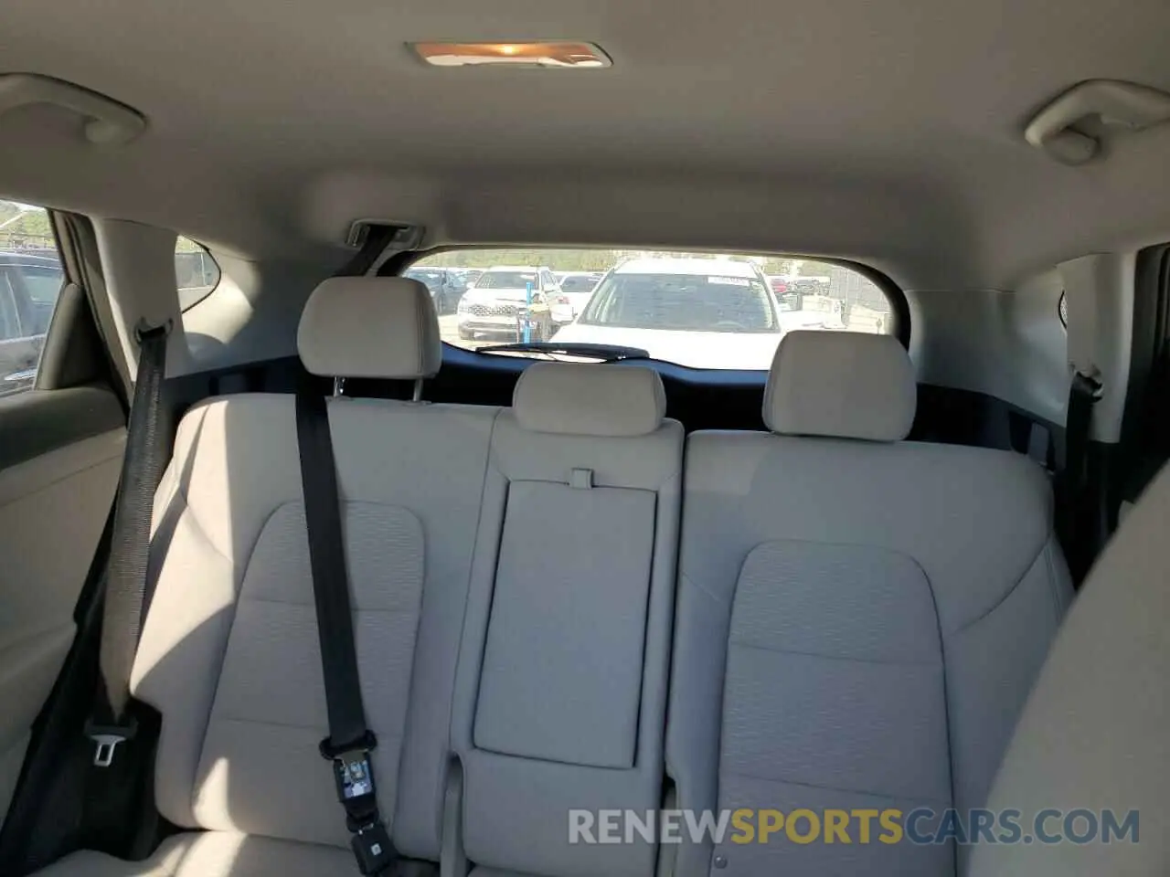 10 Фотография поврежденного автомобиля KM8J33A48LU123701 HYUNDAI TUCSON 2020