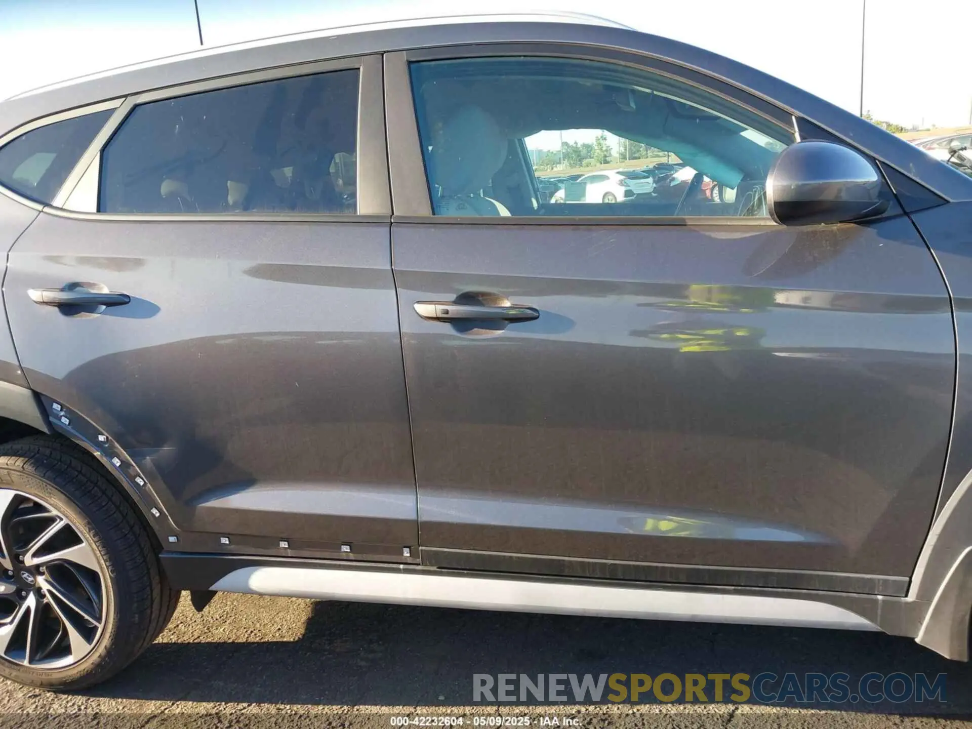 13 Photograph of a damaged car KM8J33AL4LU084564 HYUNDAI TUCSON 2020