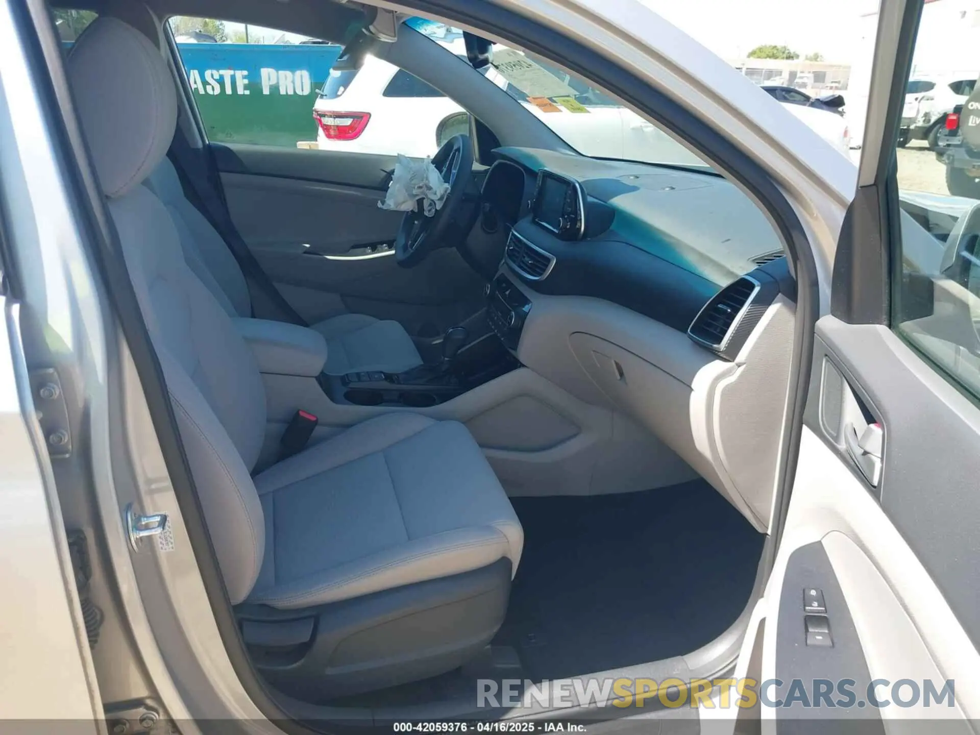 5 Photograph of a damaged car KM8J33AL9LU260797 HYUNDAI TUCSON 2020