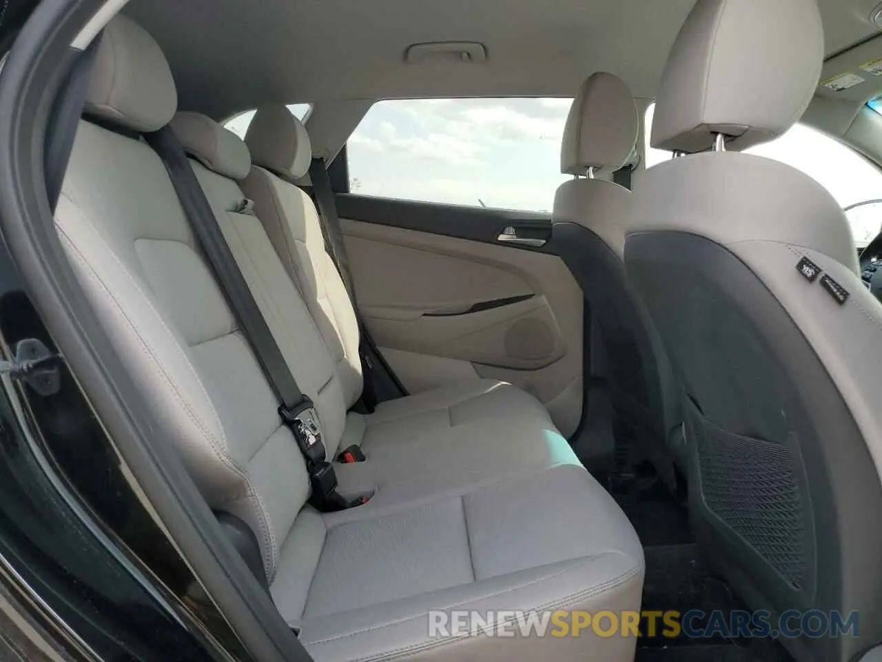 11 Photograph of a damaged car KM8J23A41MU299106 HYUNDAI TUCSON 2021