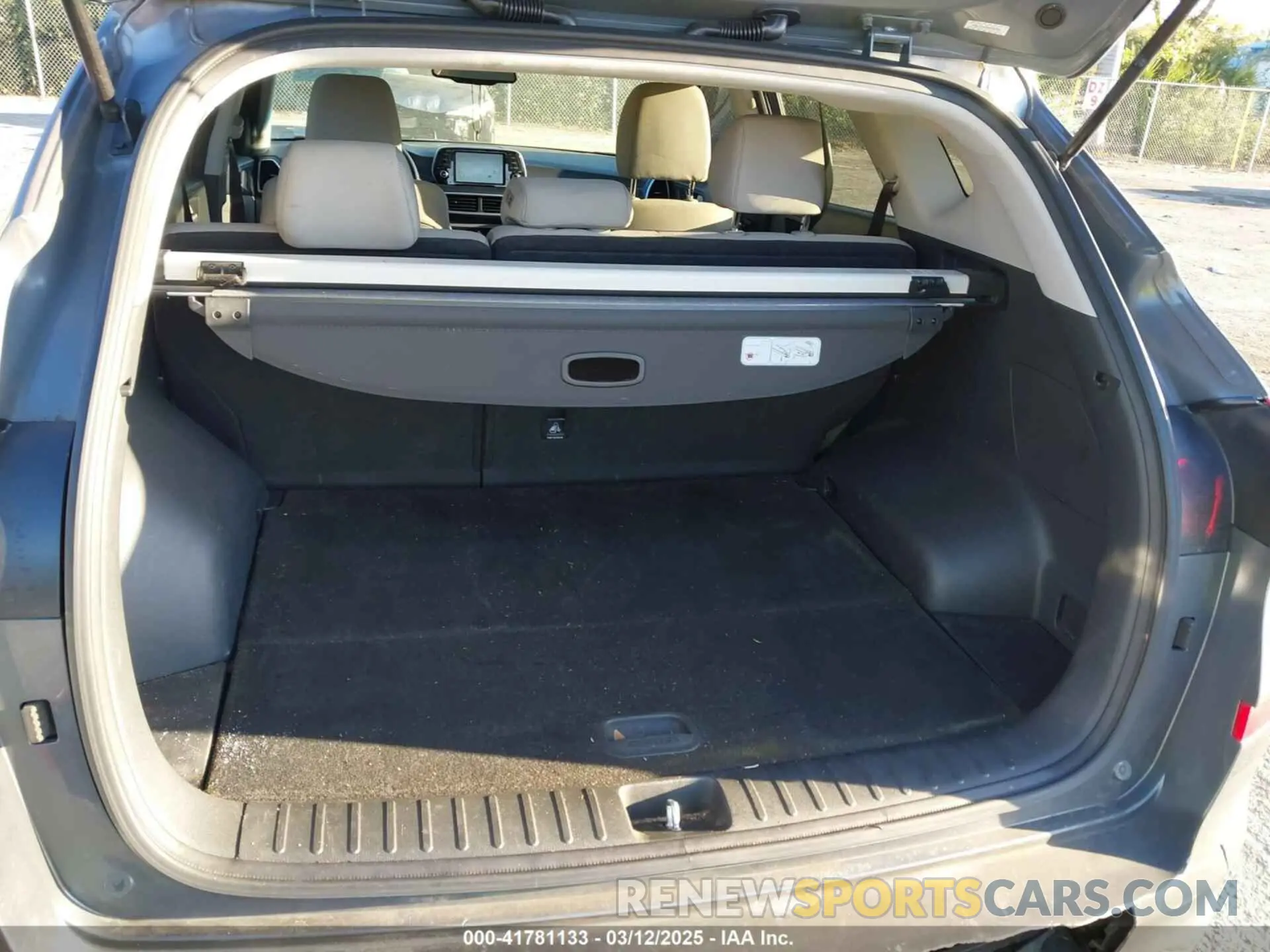 18 Photograph of a damaged car KM8J33A43MU286709 HYUNDAI TUCSON 2021