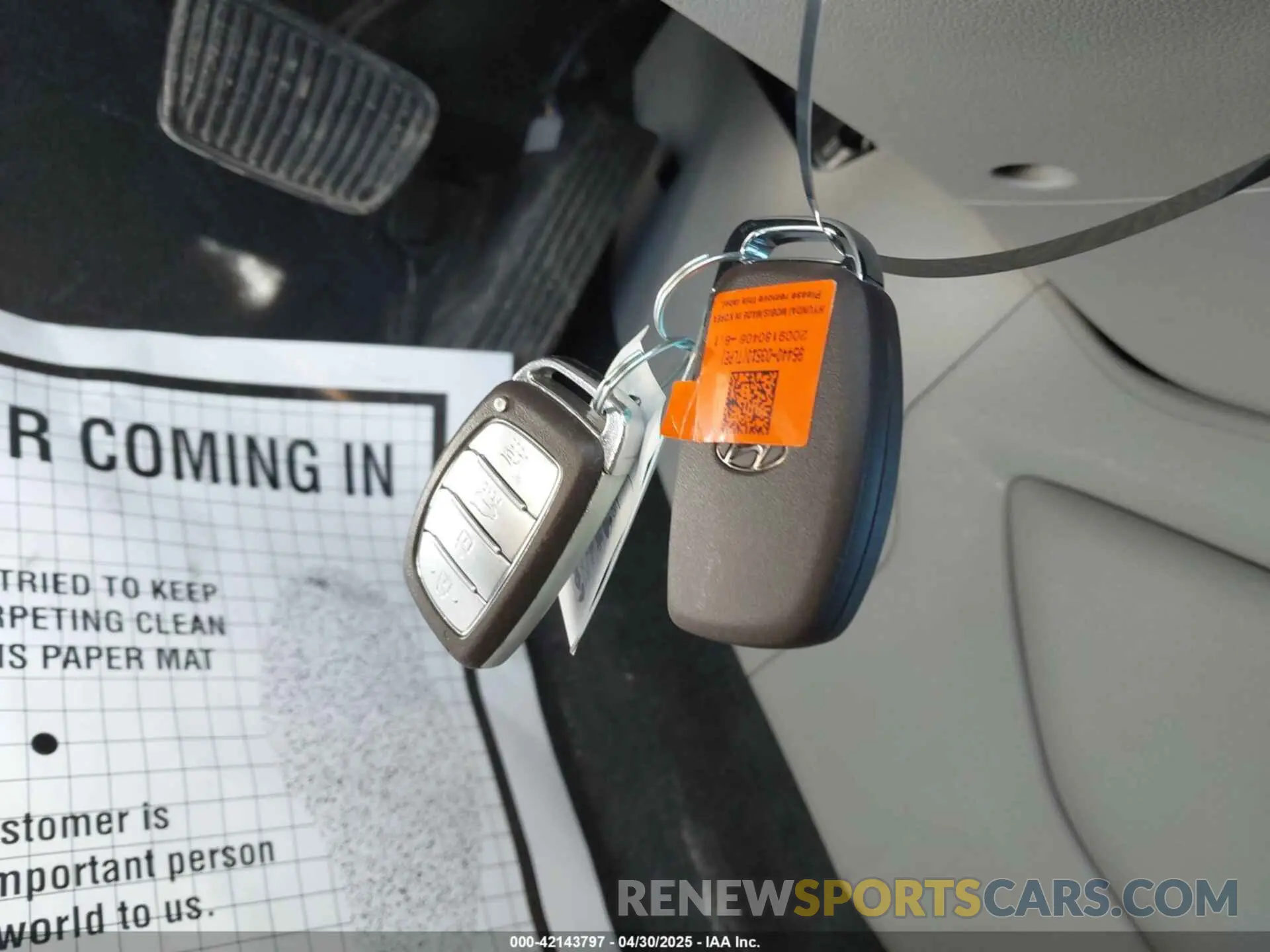 11 Photograph of a damaged car KM8J33A45MU359613 HYUNDAI TUCSON 2021