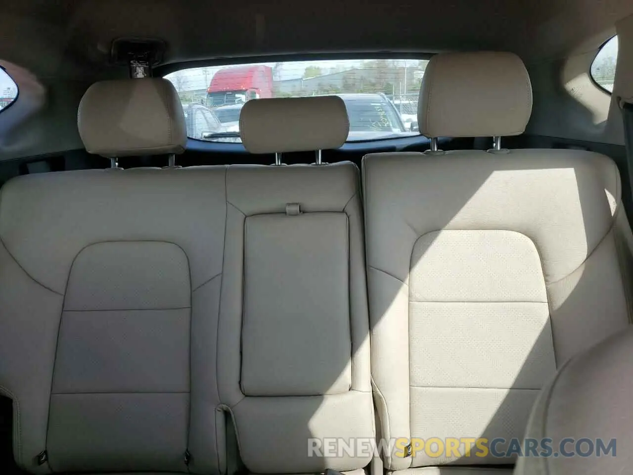 10 Photograph of a damaged car KM8J33A46MU301347 HYUNDAI TUCSON 2021