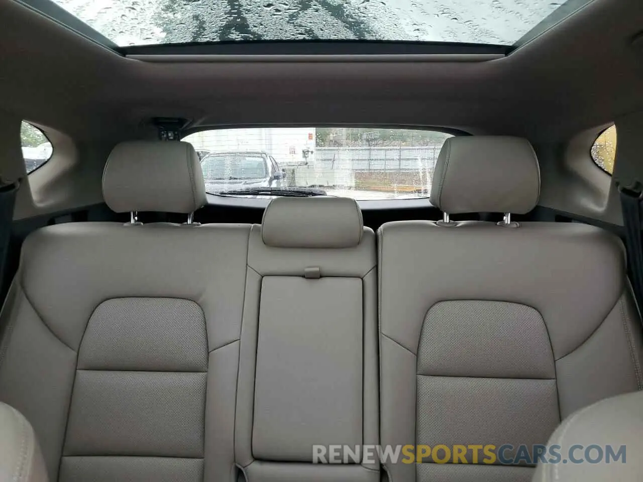 10 Photograph of a damaged car KM8J33AL0MU385026 HYUNDAI TUCSON 2021