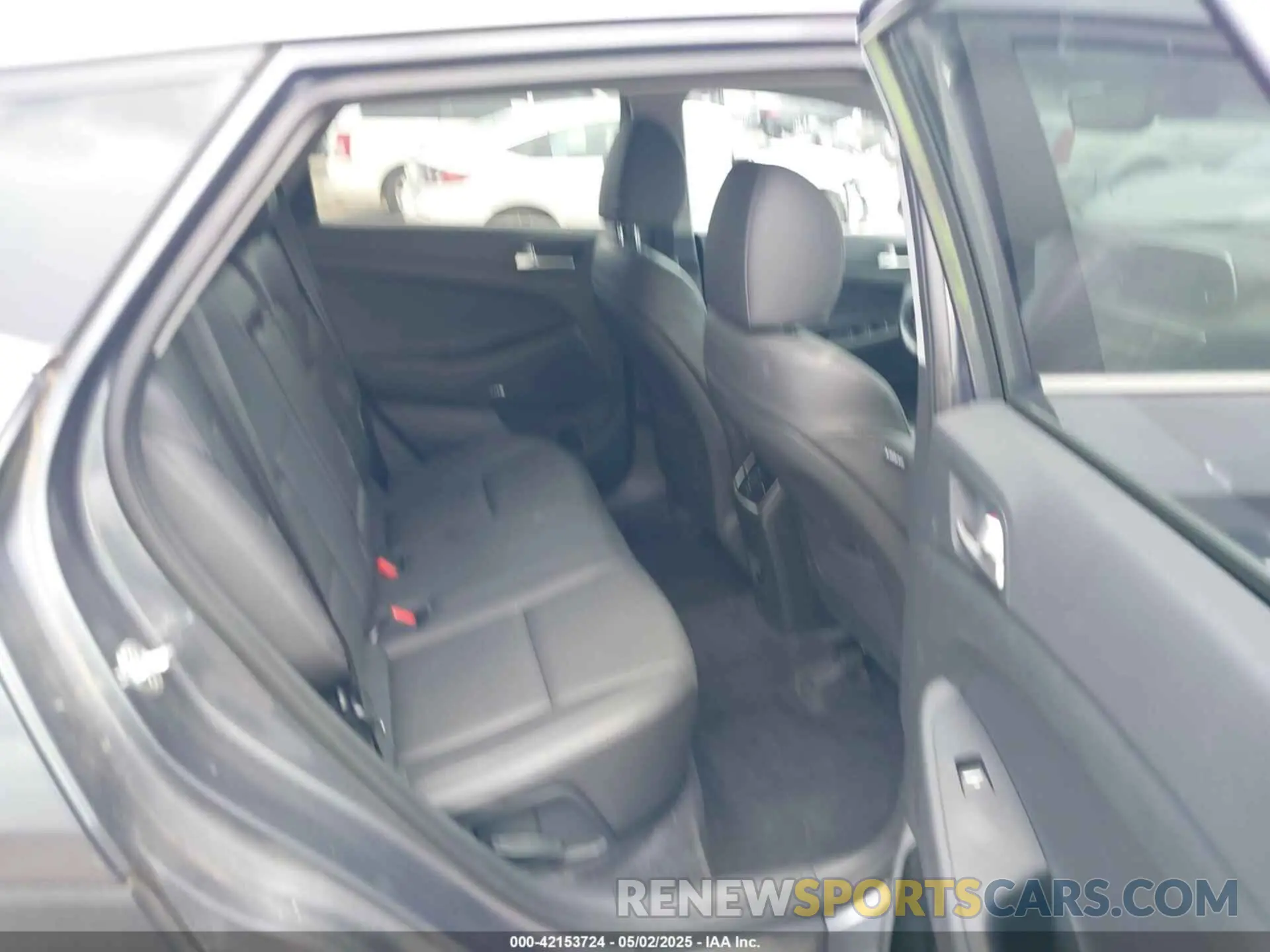 8 Photograph of a damaged car KM8J33AL2MU325832 HYUNDAI TUCSON 2021